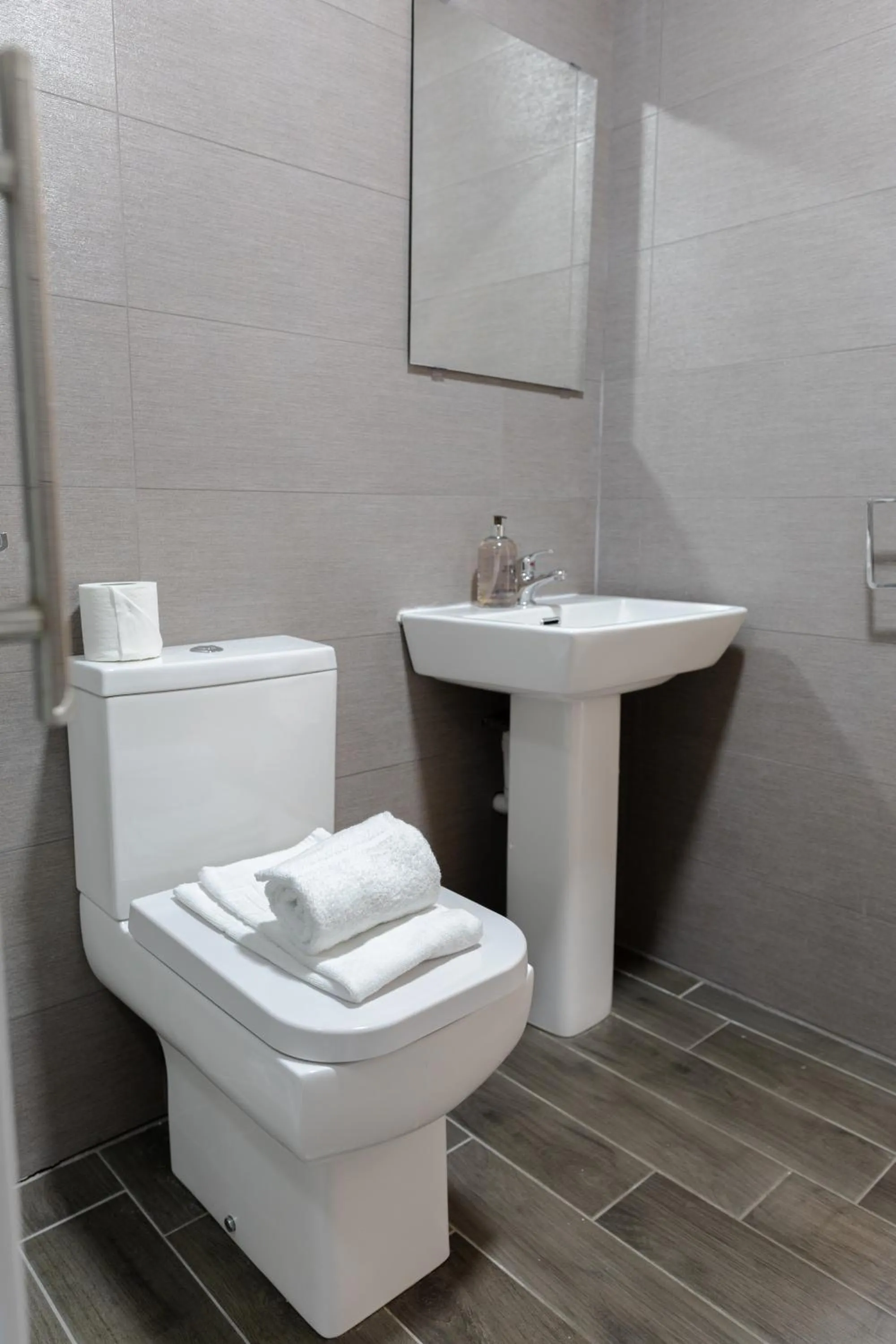 Toilet in Modern Apartments Near Cardiff City Centre