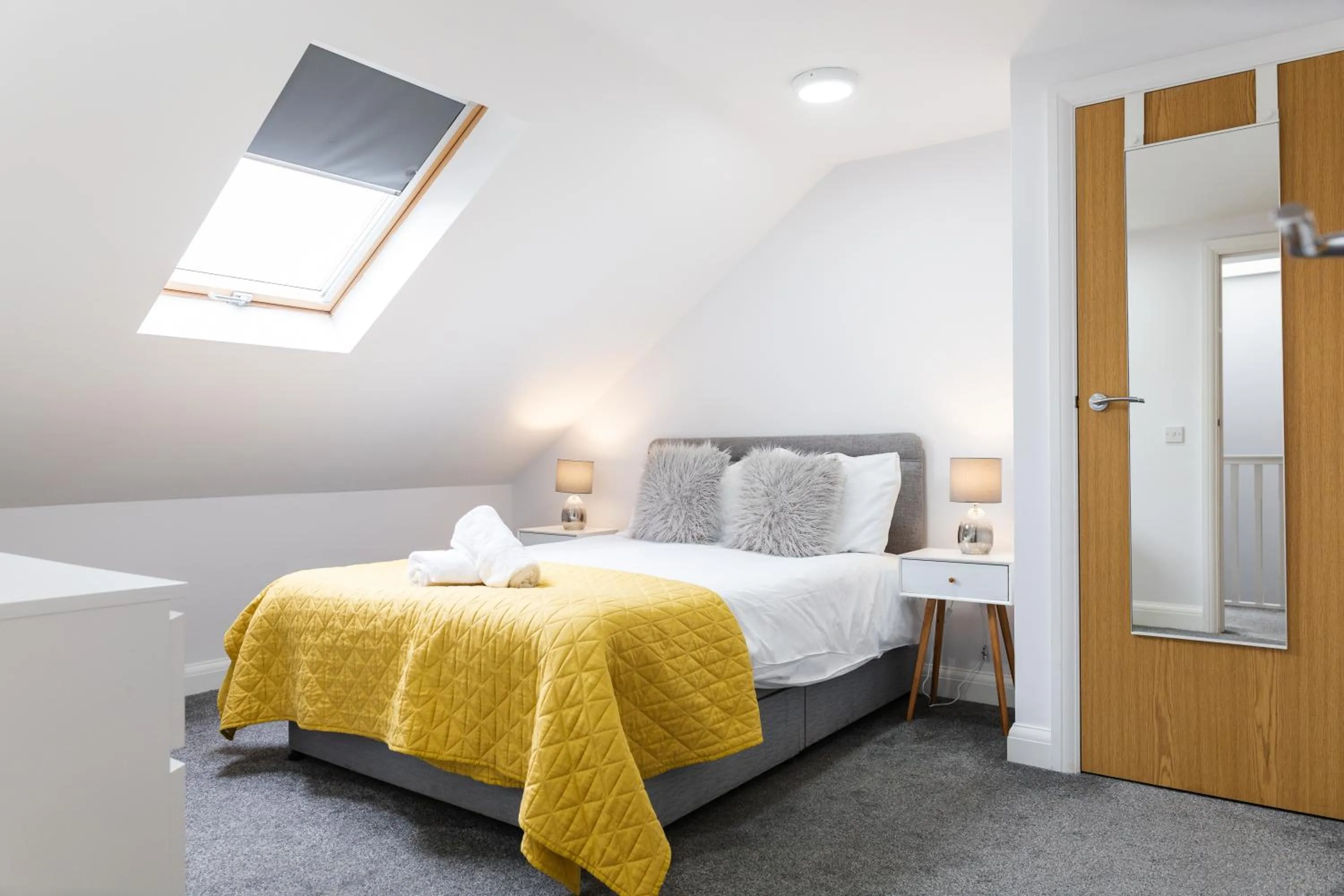Bedroom, Bed in Modern Apartments Near Cardiff City Centre