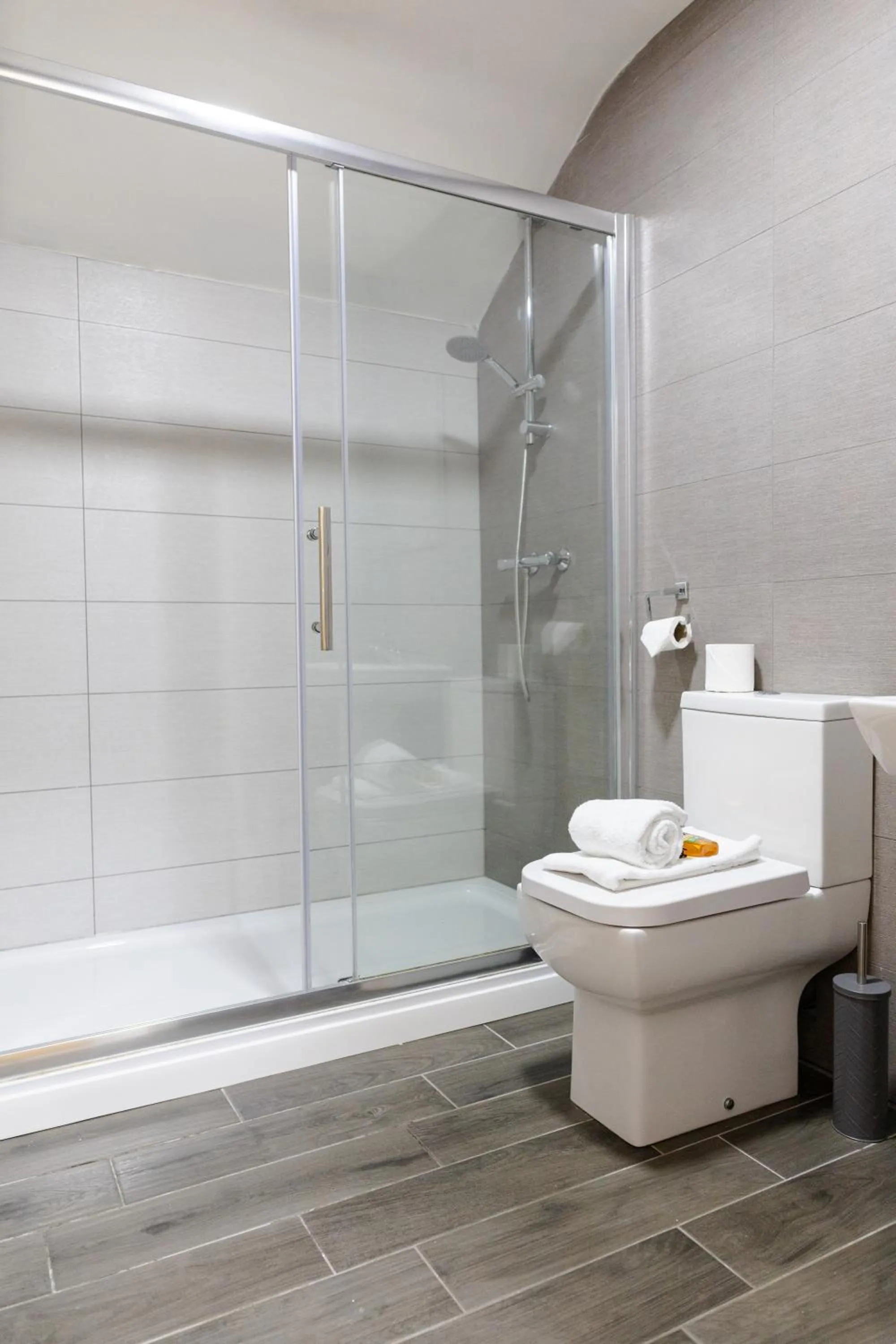 Shower in Modern Apartments Near Cardiff City Centre