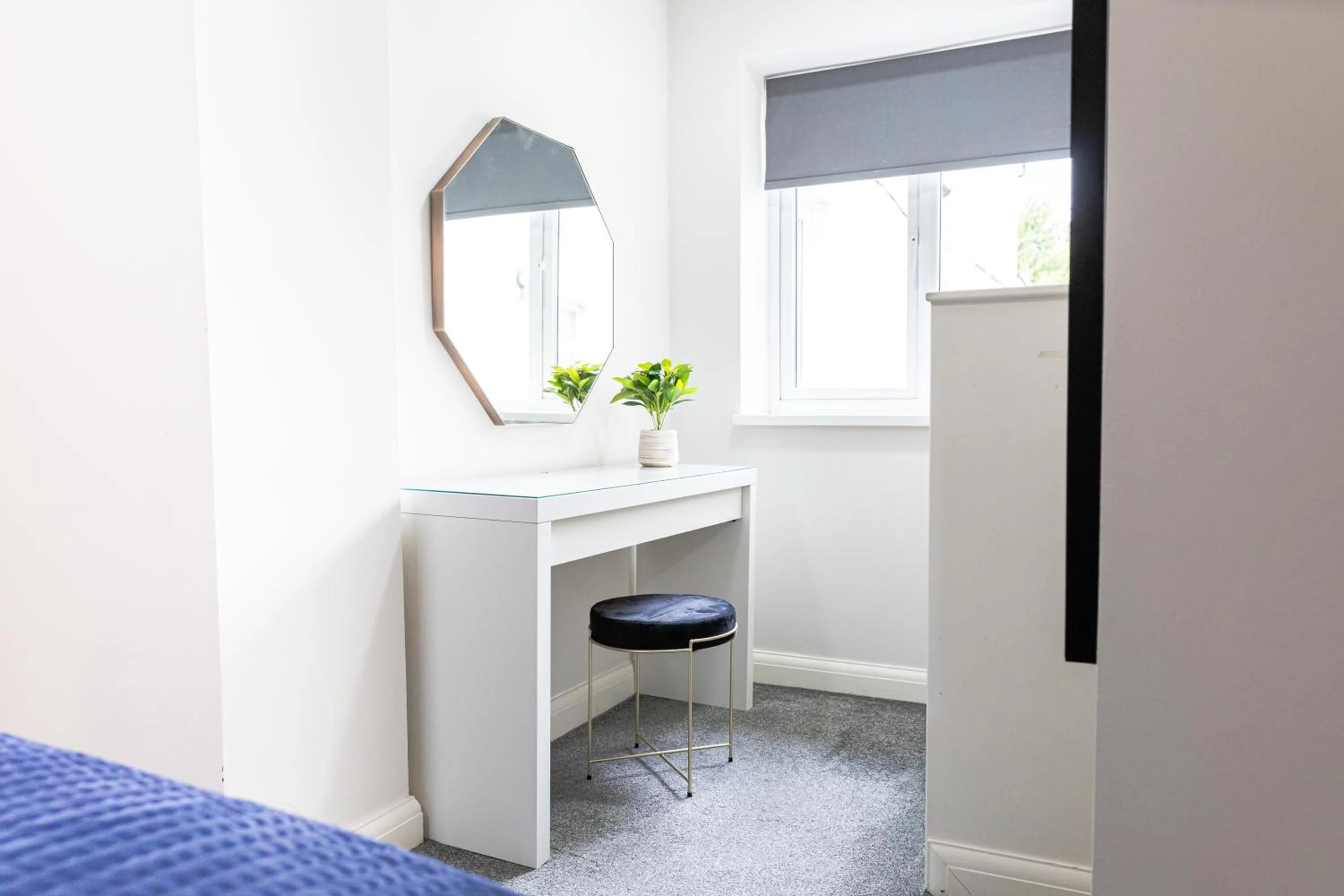 Bedroom, Bed in Modern Apartments Near Cardiff City Centre