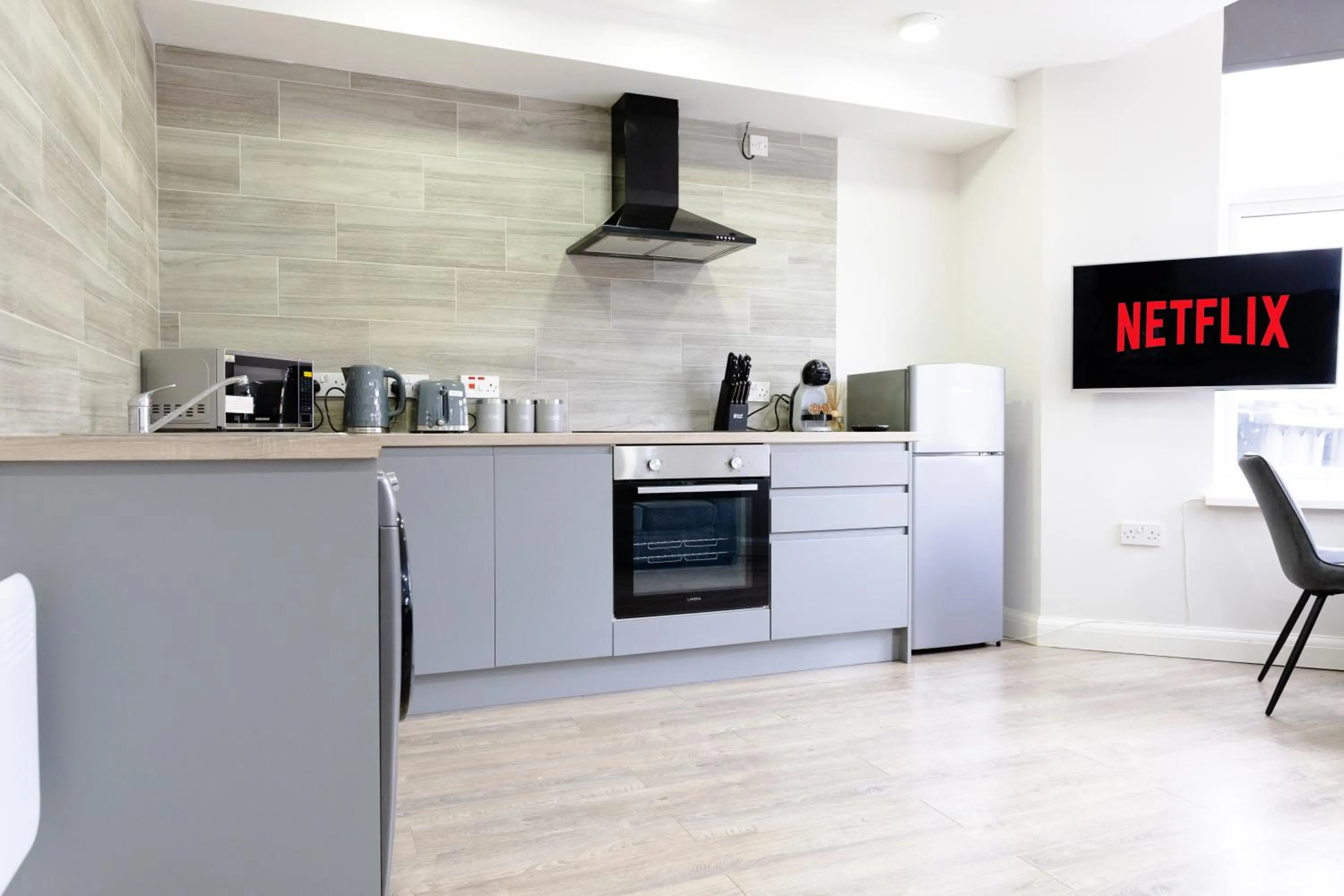 TV and multimedia in Modern Apartments Near Cardiff City Centre