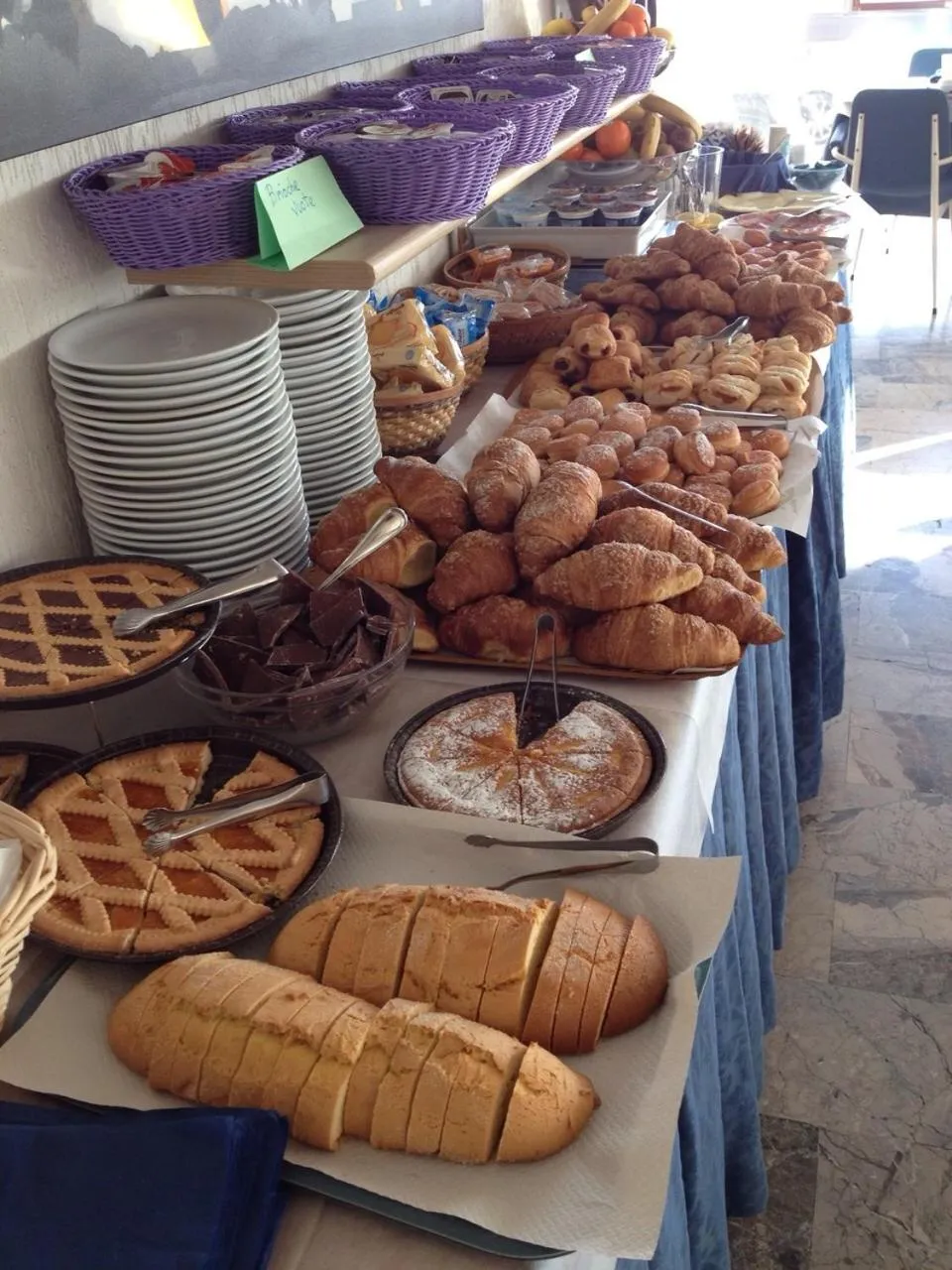Continental breakfast in Hotel Diplomatic