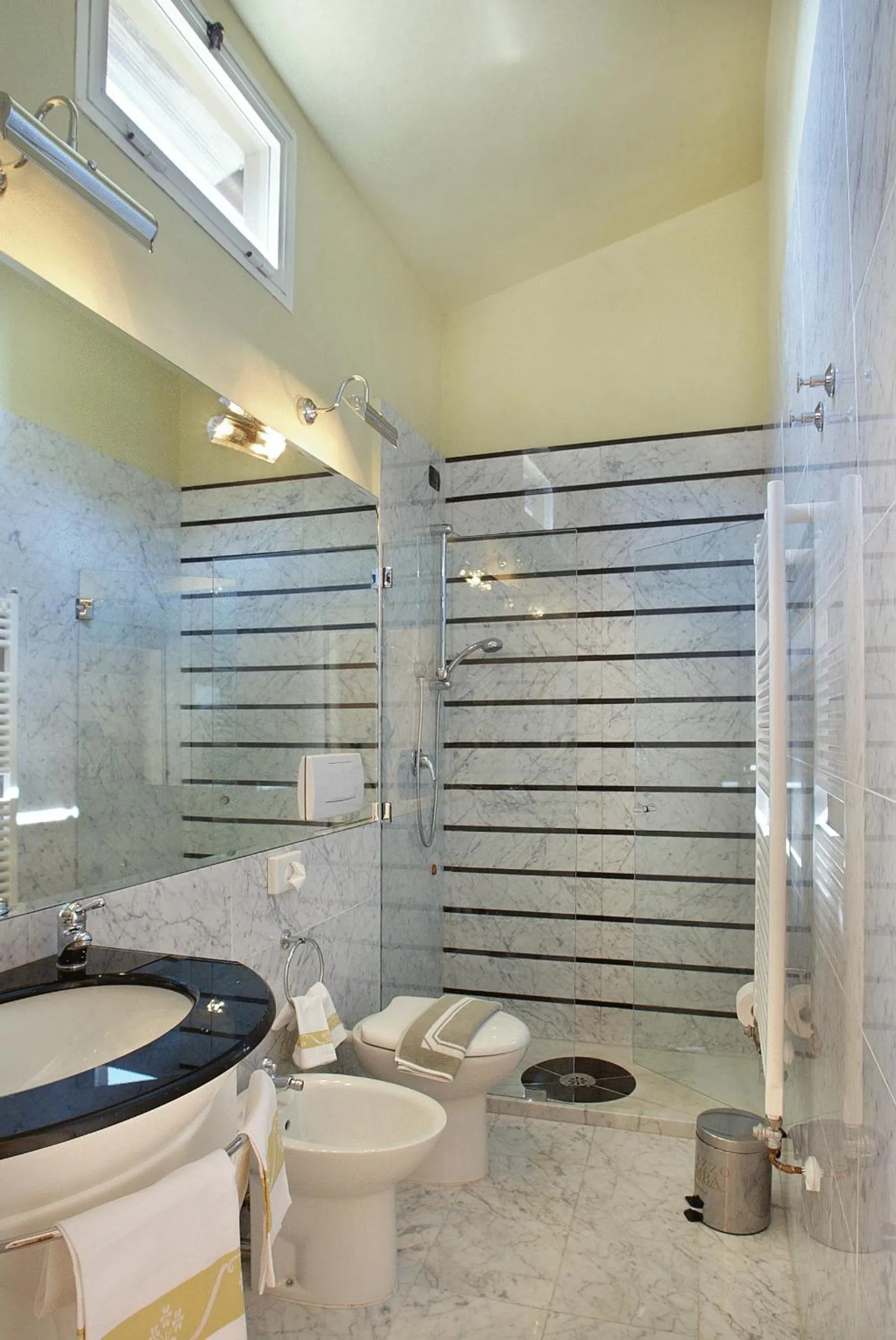 Bathroom in Palazzo Gamba Apartments al Duomo