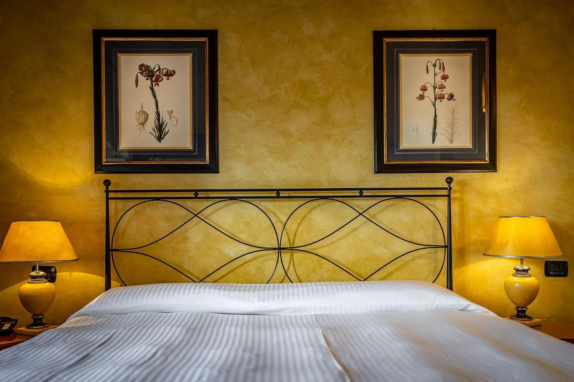 Bedroom, Bed in Palazzo Gamba Apartments al Duomo