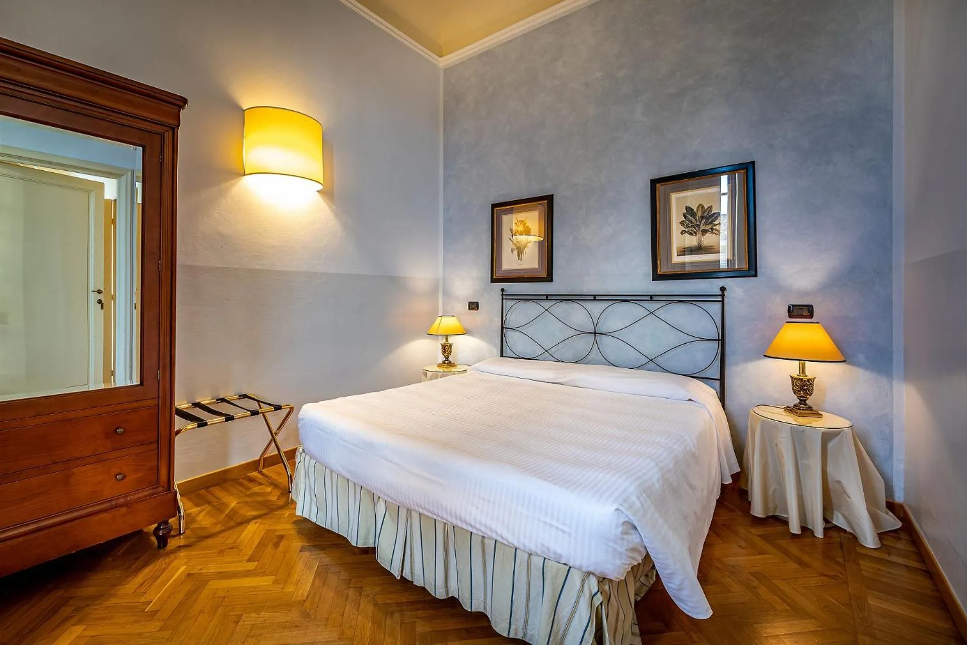 Bedroom, Bed in Palazzo Gamba Apartments al Duomo