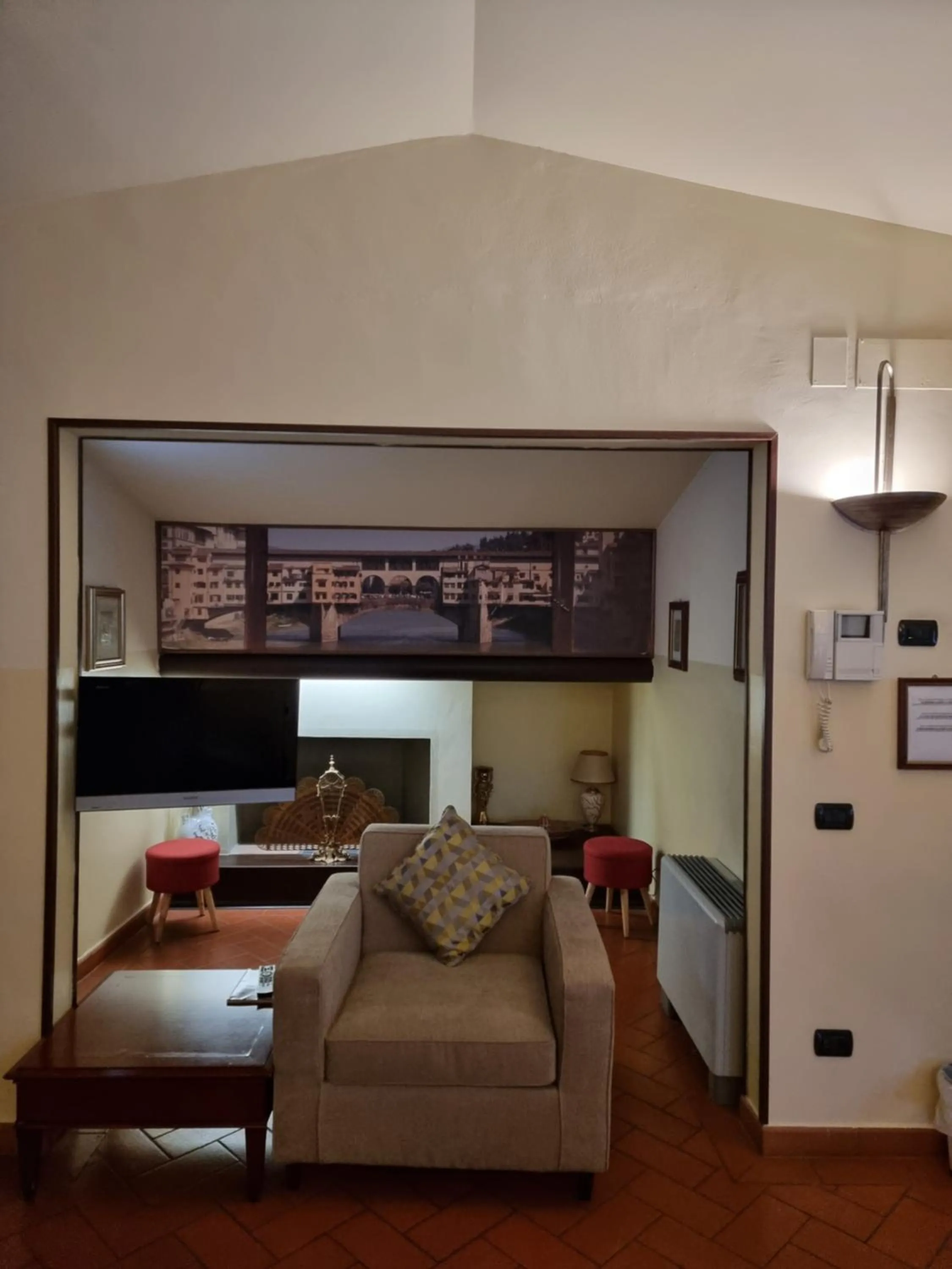 TV and multimedia in Palazzo Gamba Apartments al Duomo
