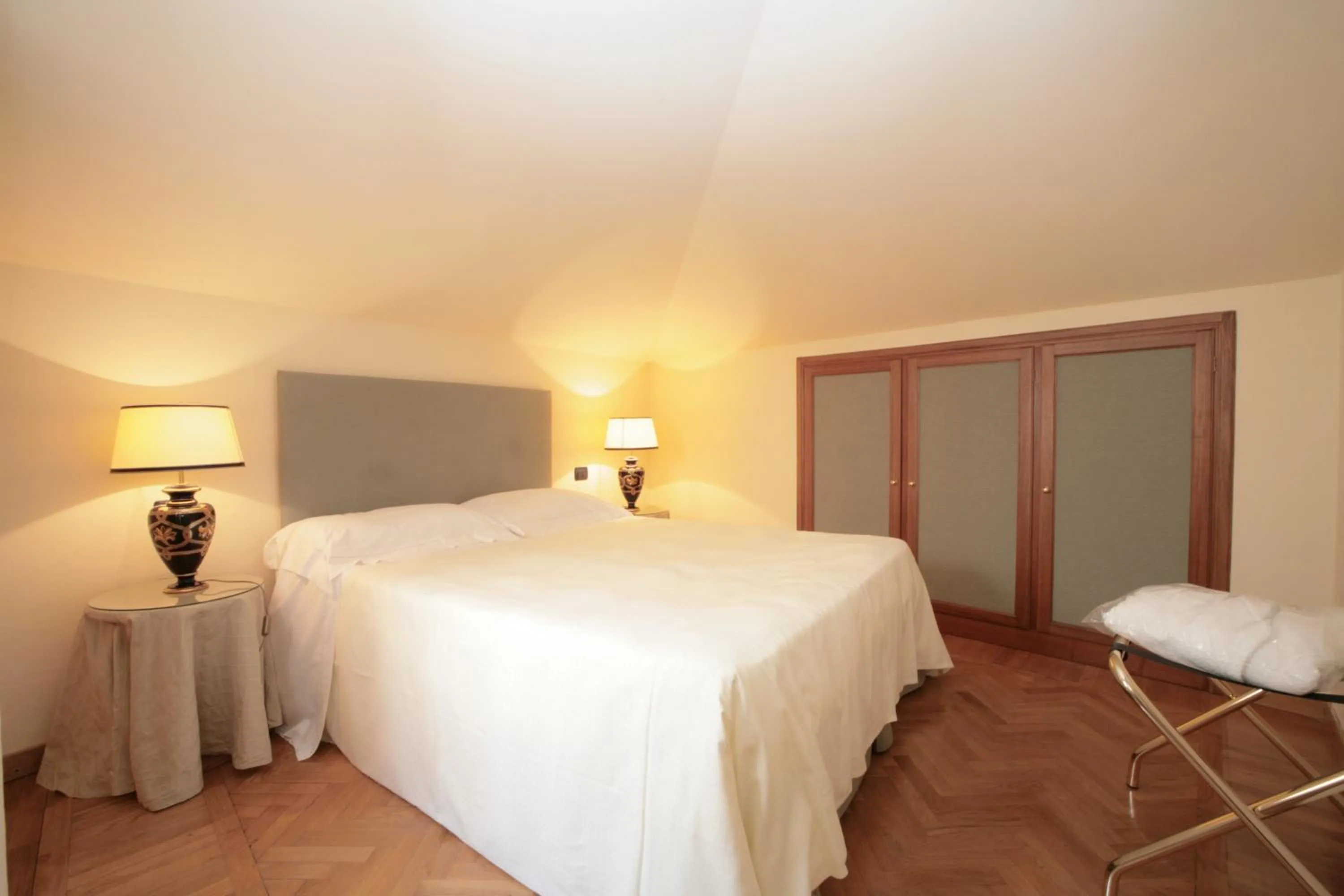 Bedroom, Bed in Palazzo Gamba Apartments al Duomo