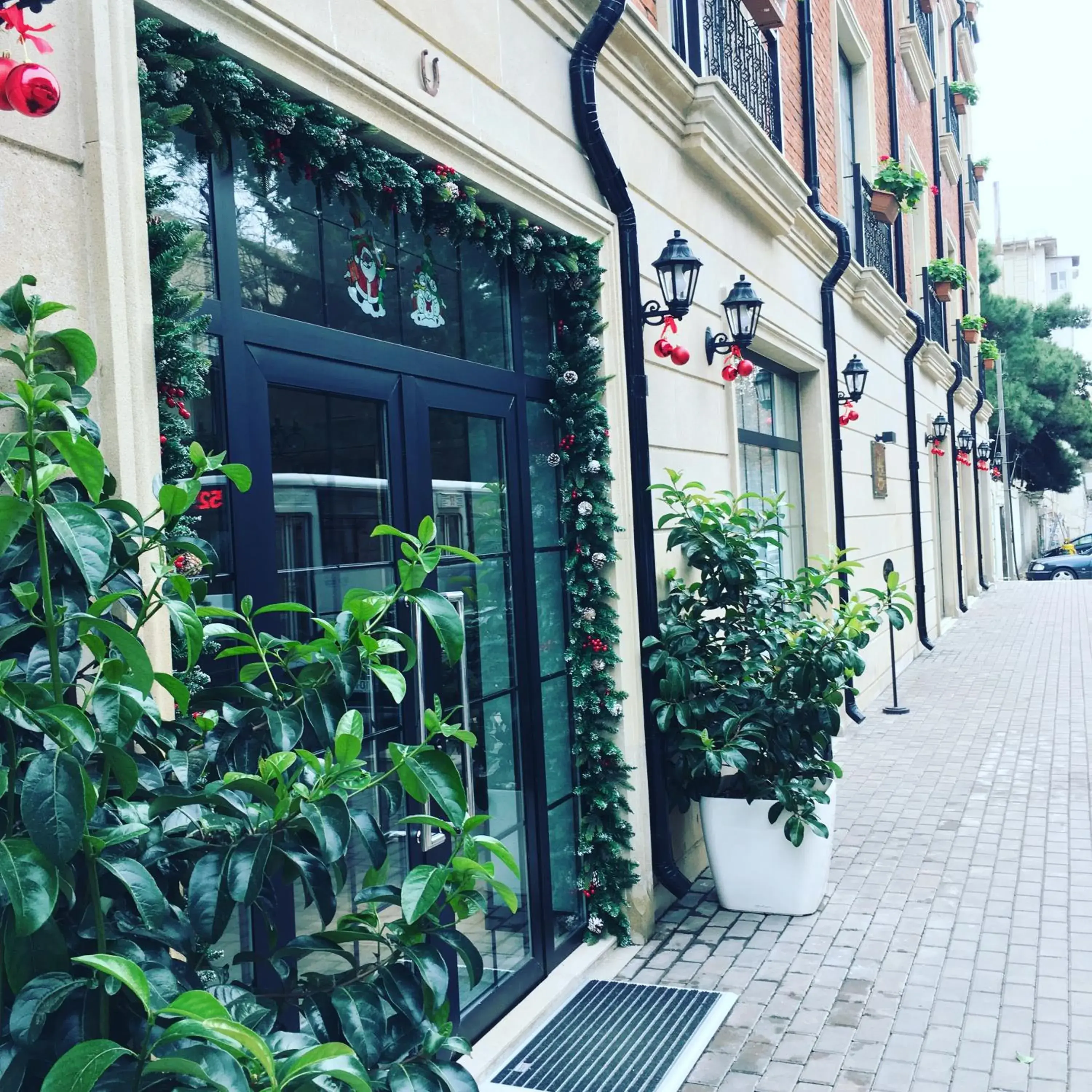 Facade/entrance in Auroom Hotel Facade/entrance in Auroom Hotel