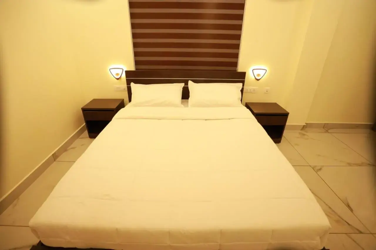 Double Room - single occupancy in Aman Residency Double Room - single occupancy in Aman Residency