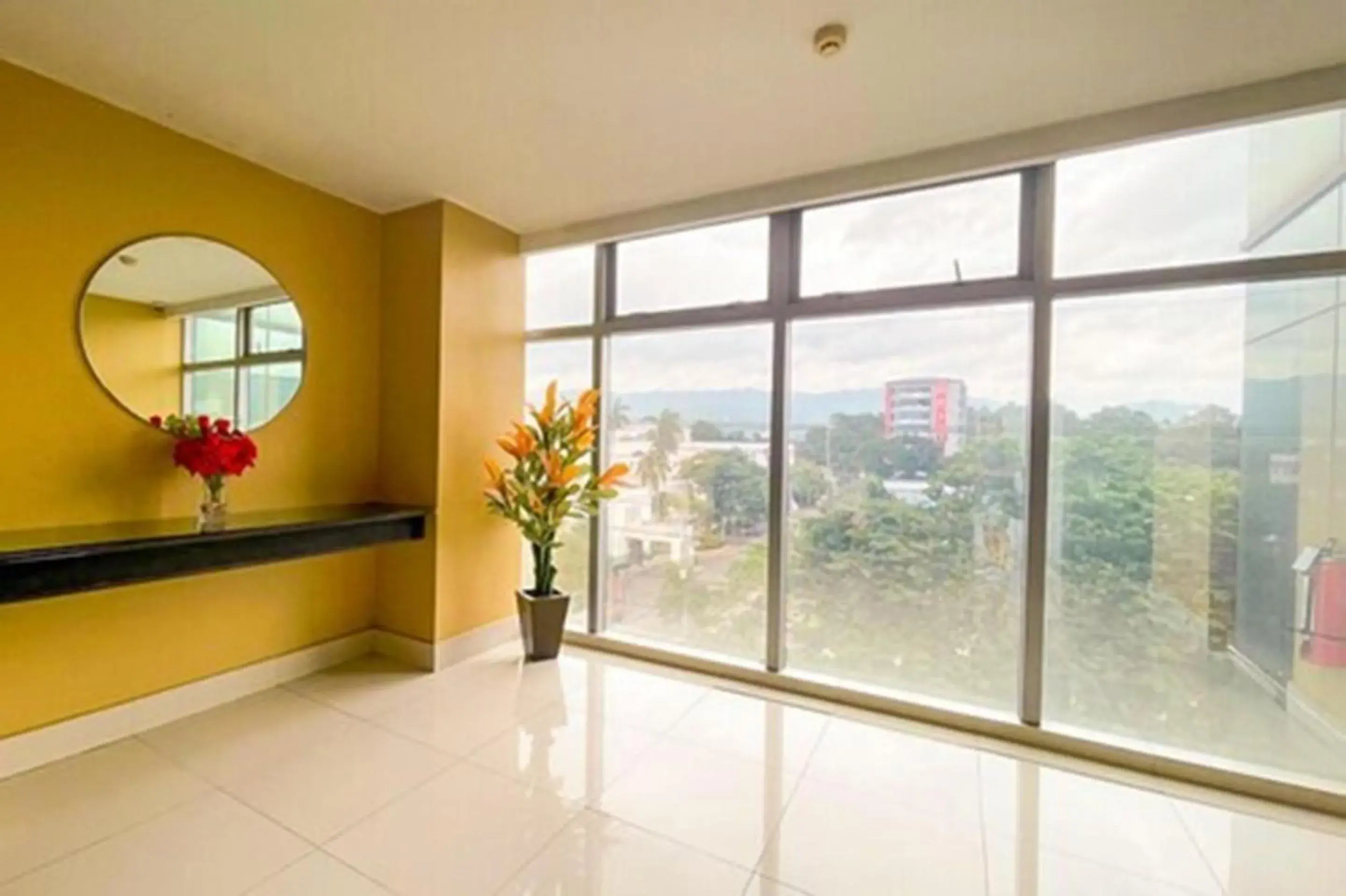 Property building in Cebu Capitol Central Hotel & Suites powered by Cocotel Property building in Cebu Capitol Central Hotel & Suites powered by Cocotel