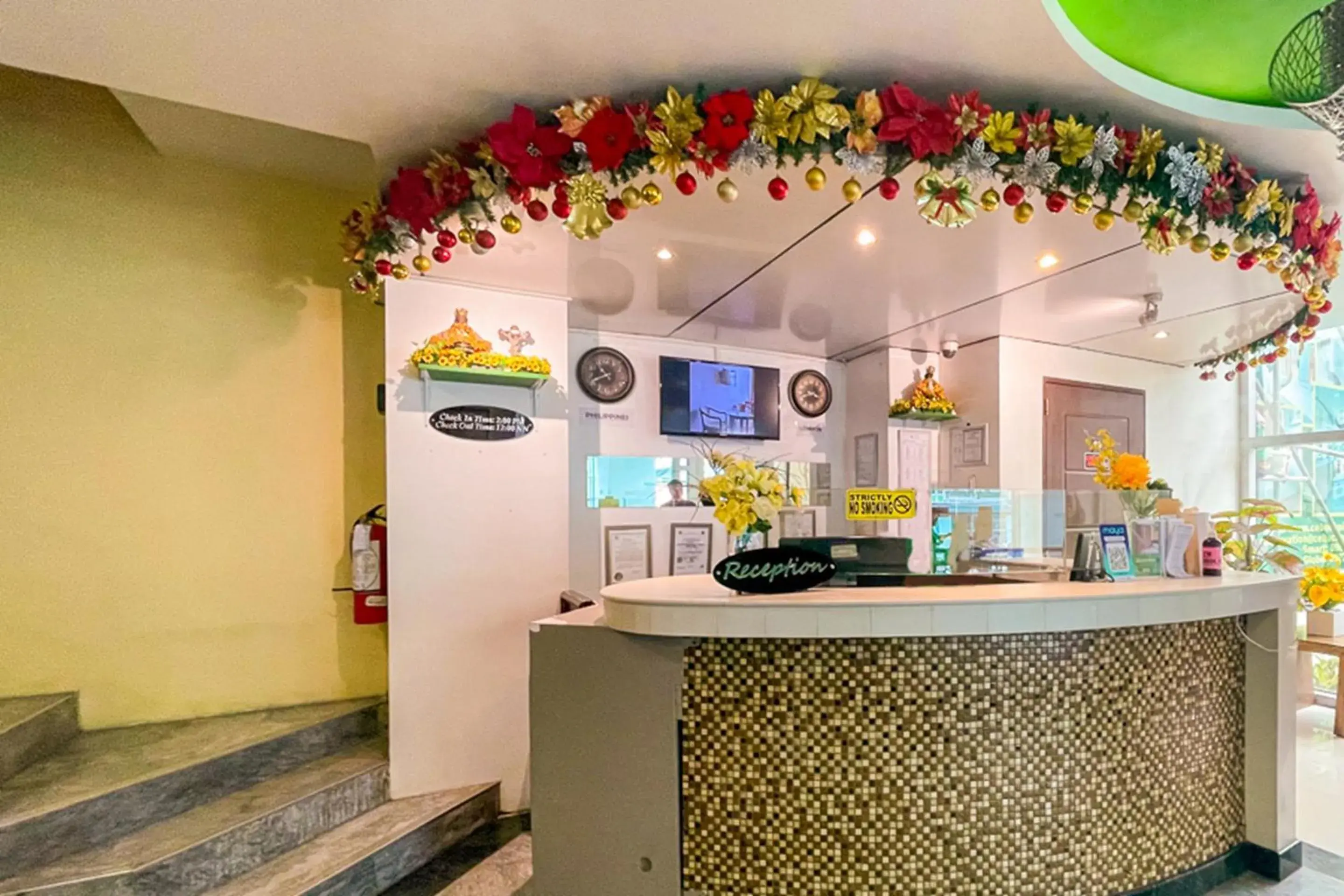 Lobby or reception in Cebu Capitol Central Hotel & Suites powered by Cocotel Lobby or reception in Cebu Capitol Central Hotel & Suites powered by Cocotel