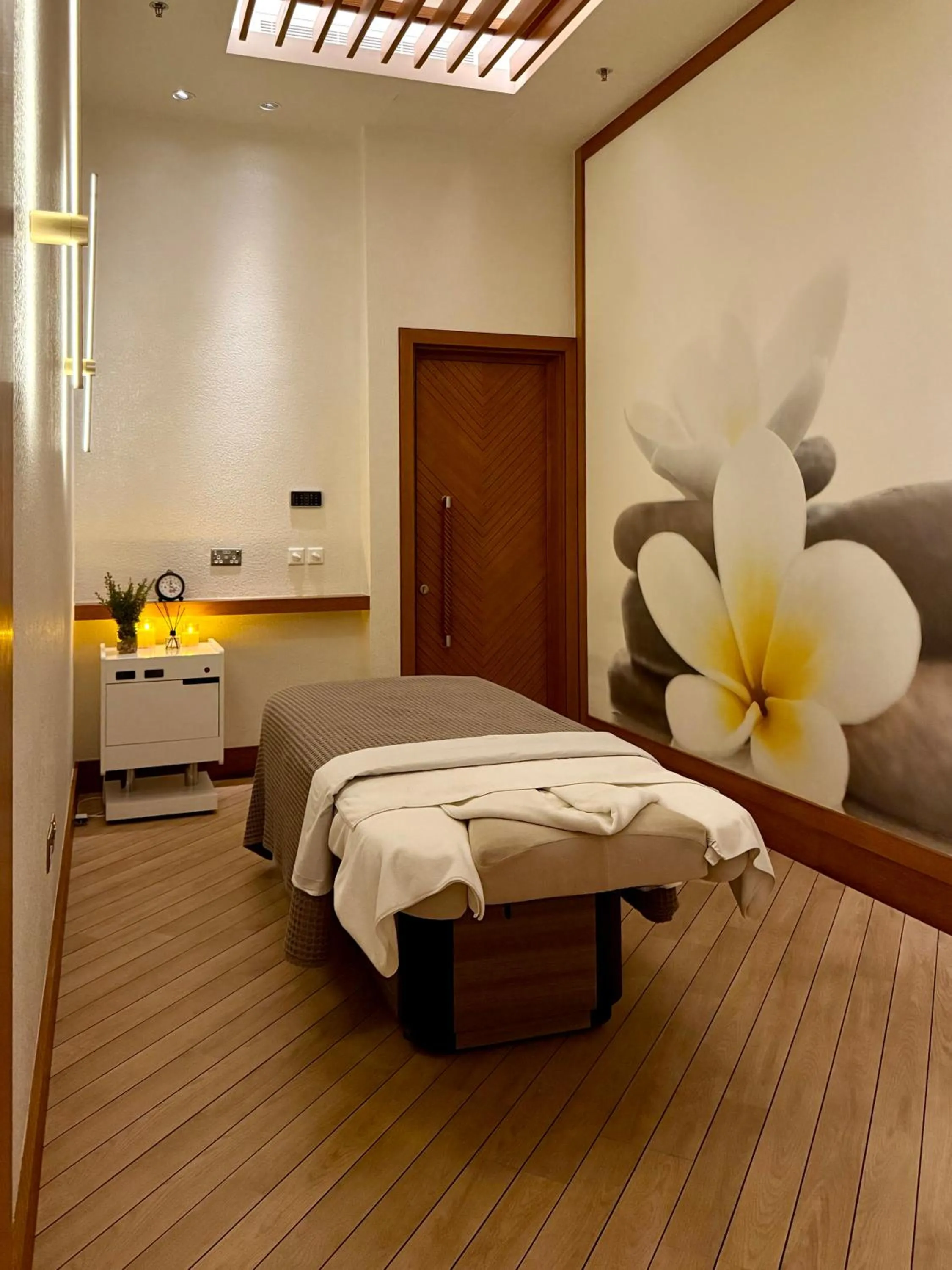 Massage, Bed in Karpaz Gate Marina Hotel