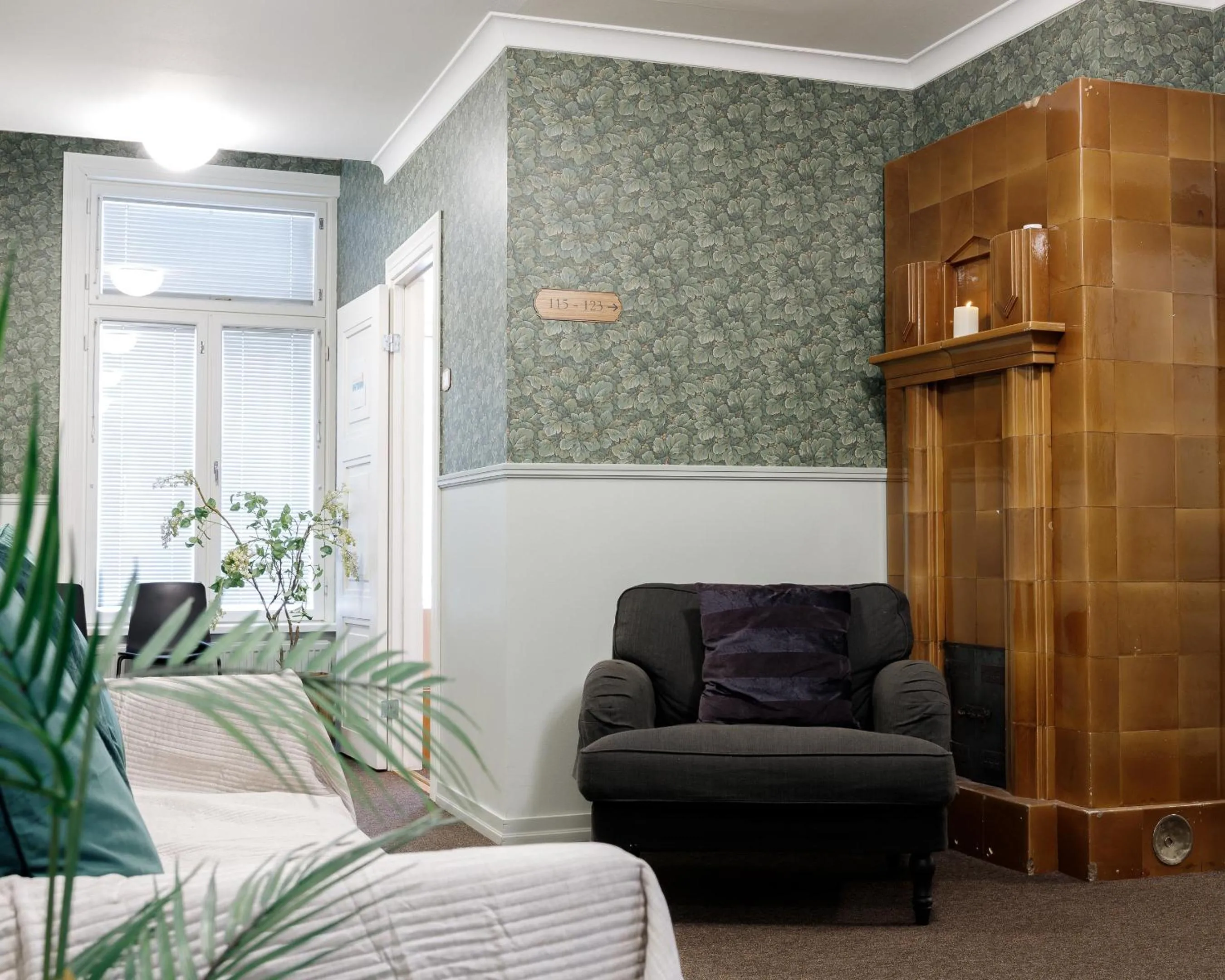 Communal lounge/ TV room in Johanssonin talo 1849