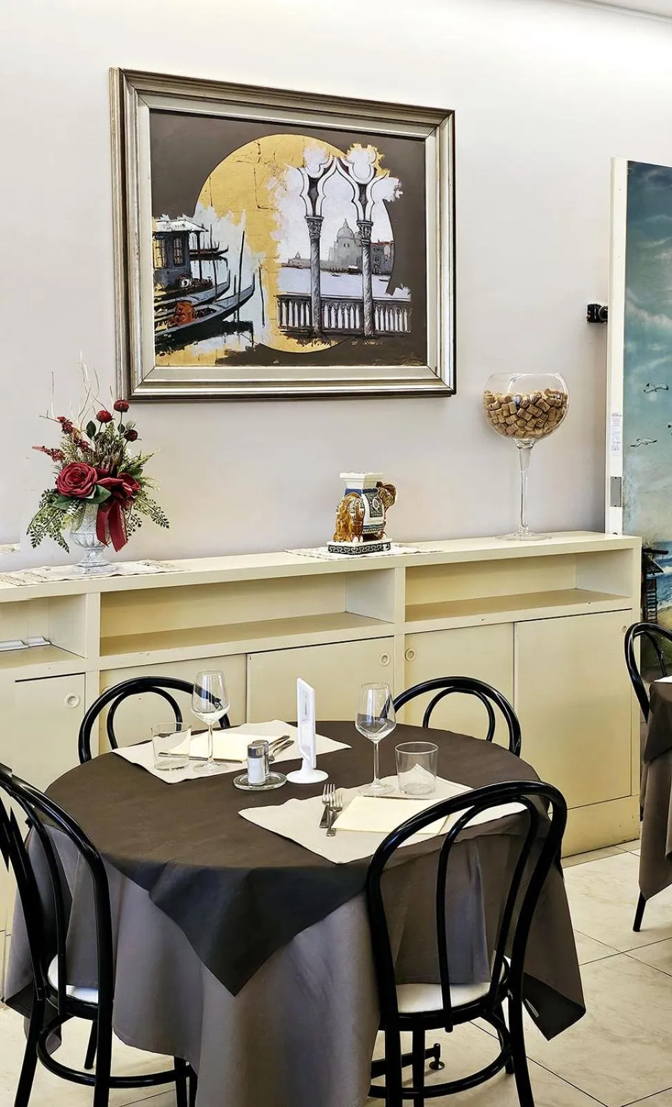 Restaurant/places to eat in Hotel Verdi