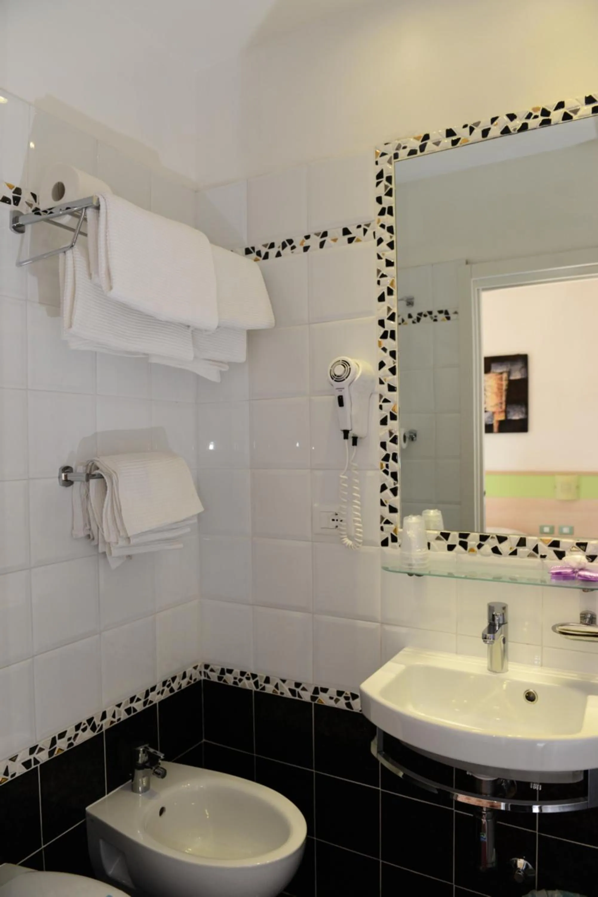 Shower in Hotel Verdi