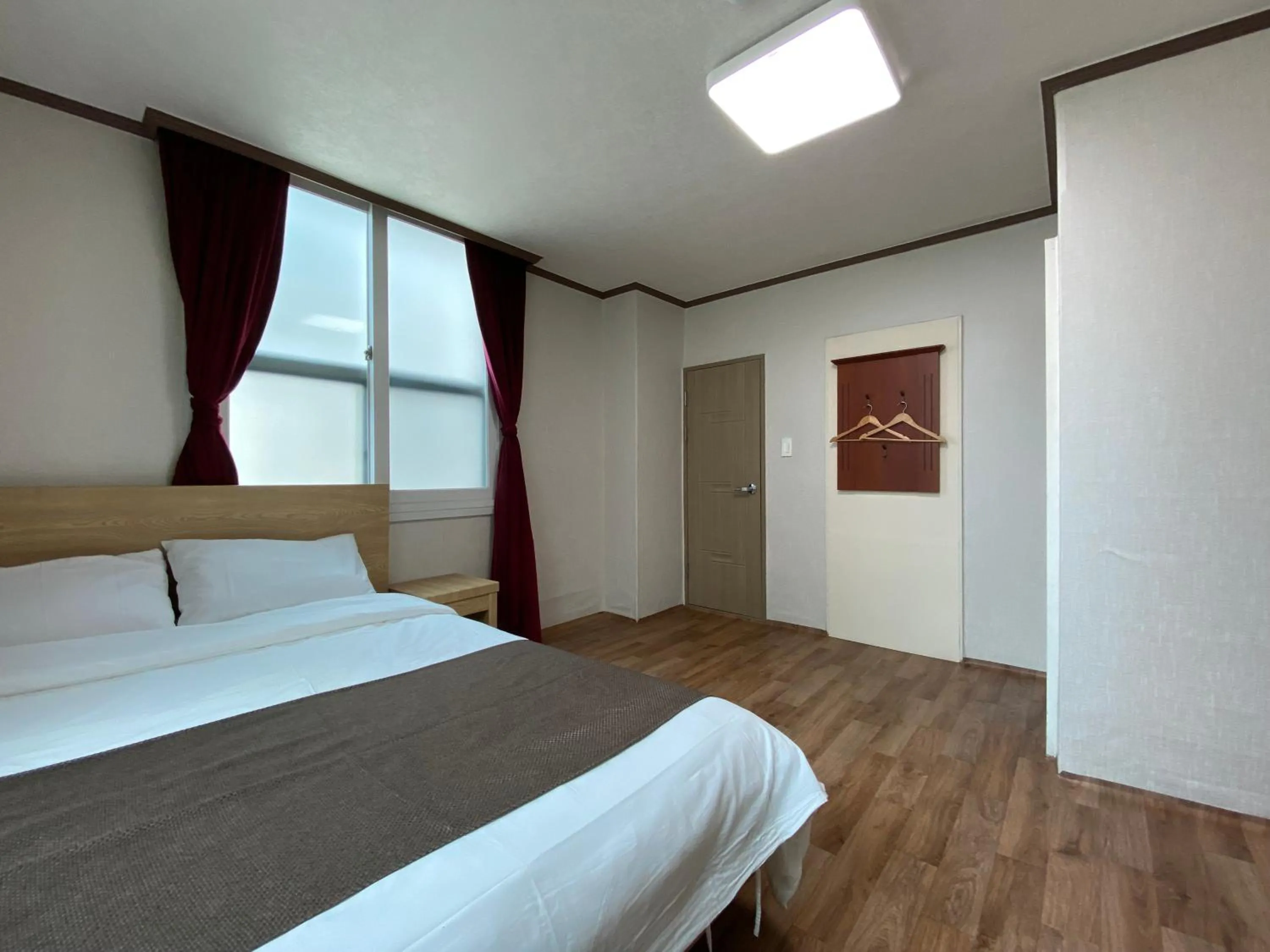 Bed in Bricks Stay Jeju City & Aiport