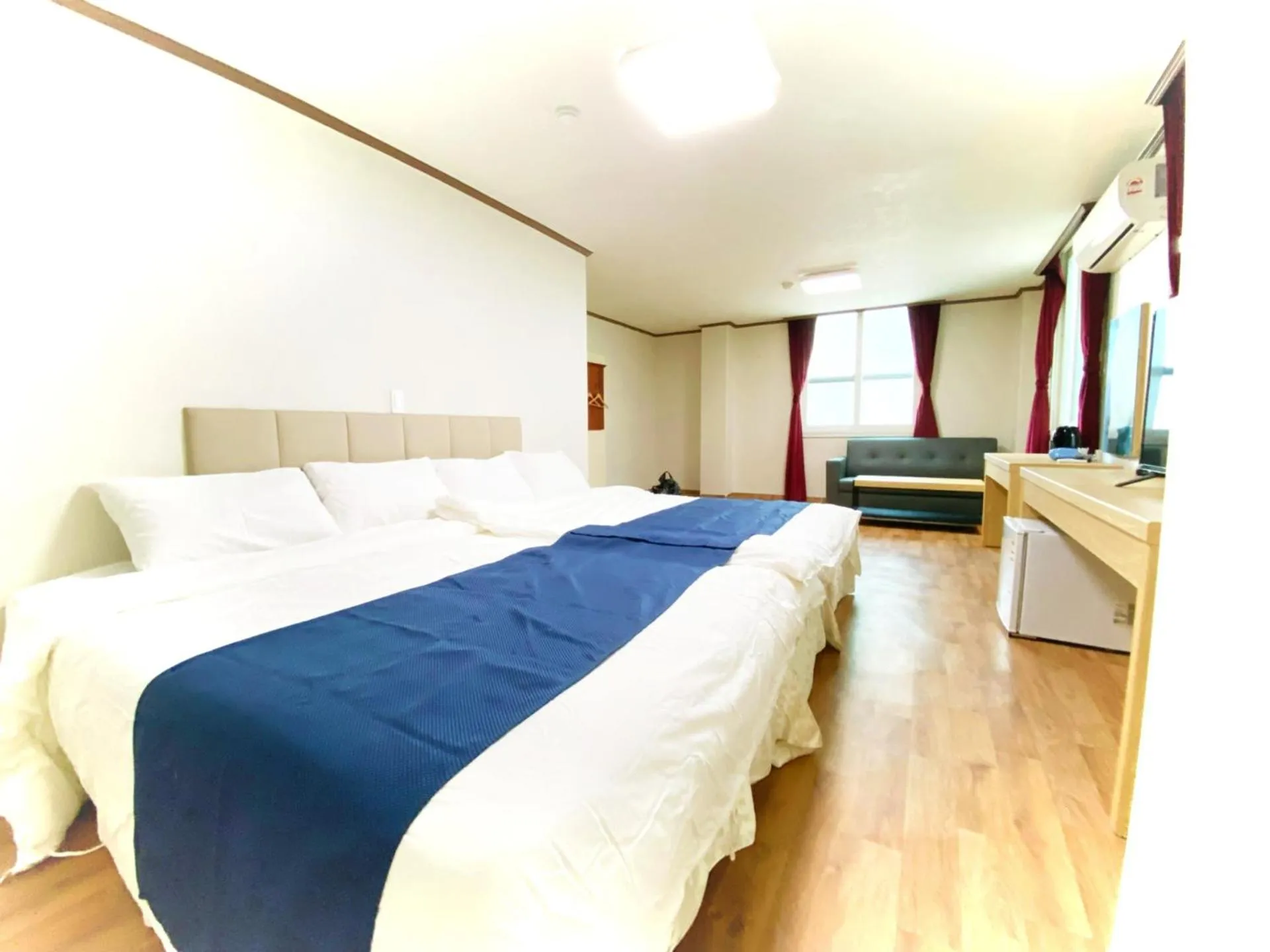 Bed in Bricks Stay Jeju City & Aiport