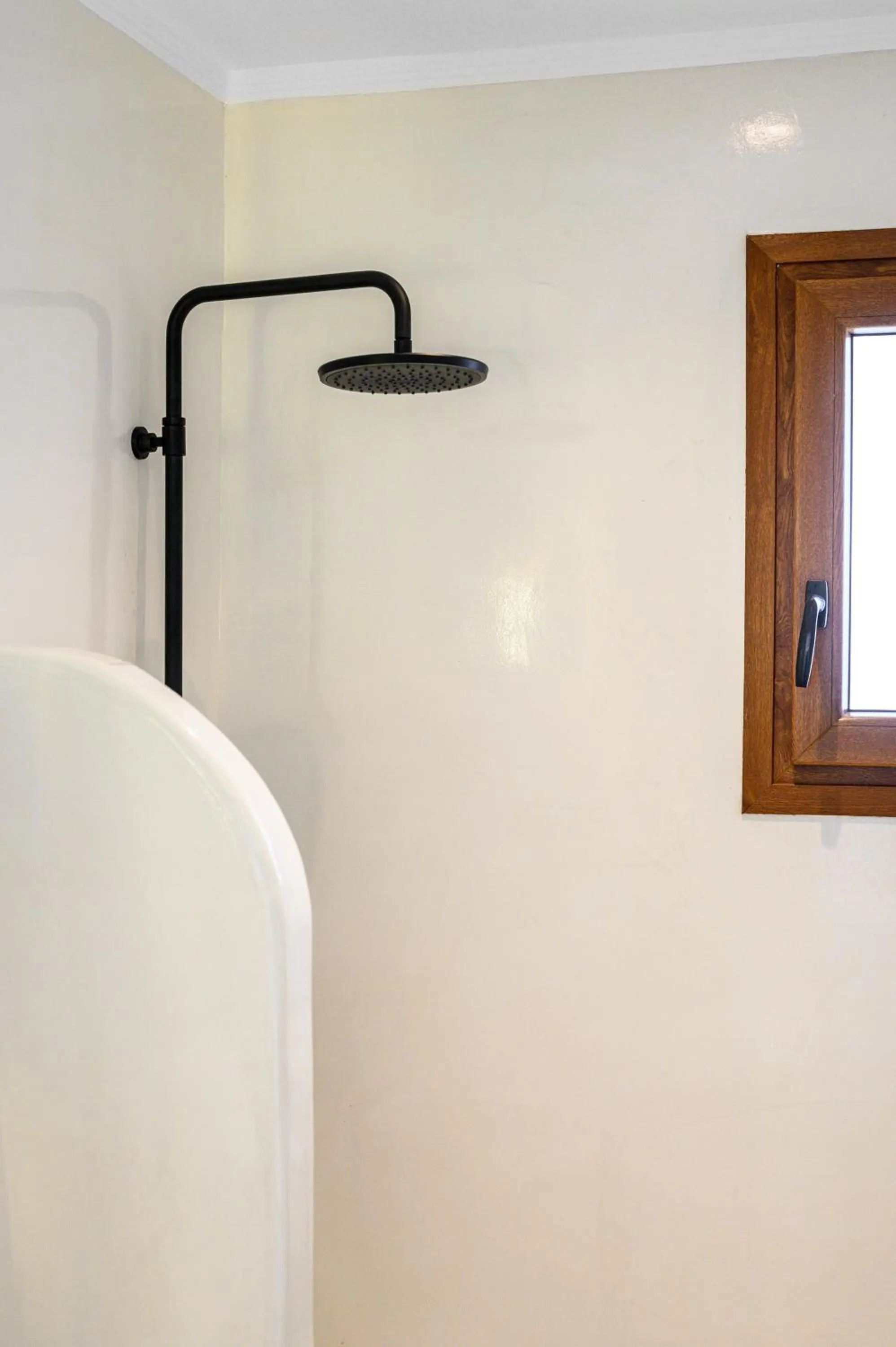 Shower in Leon Luxury Suites