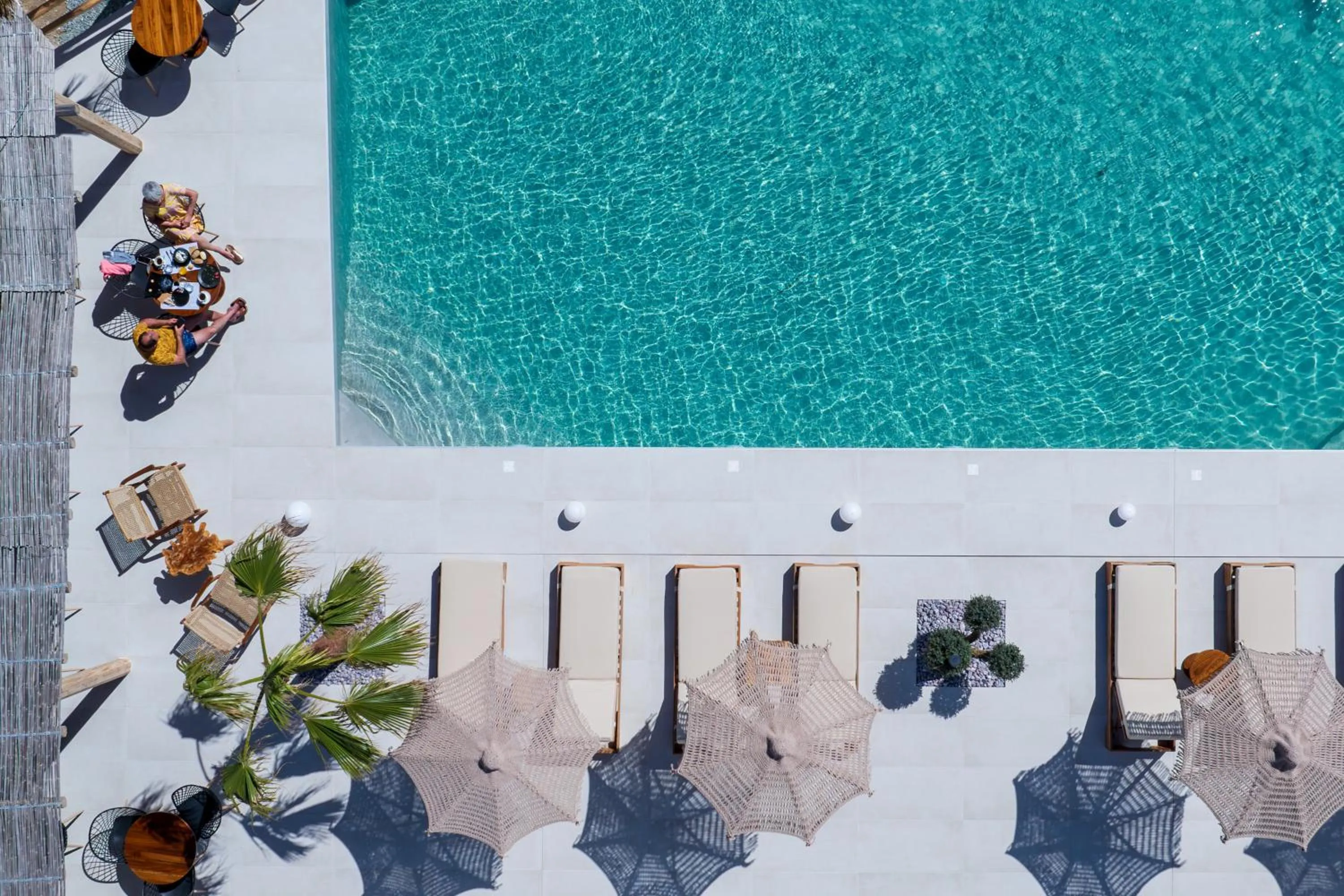 Swimming pool in Leon Luxury Suites