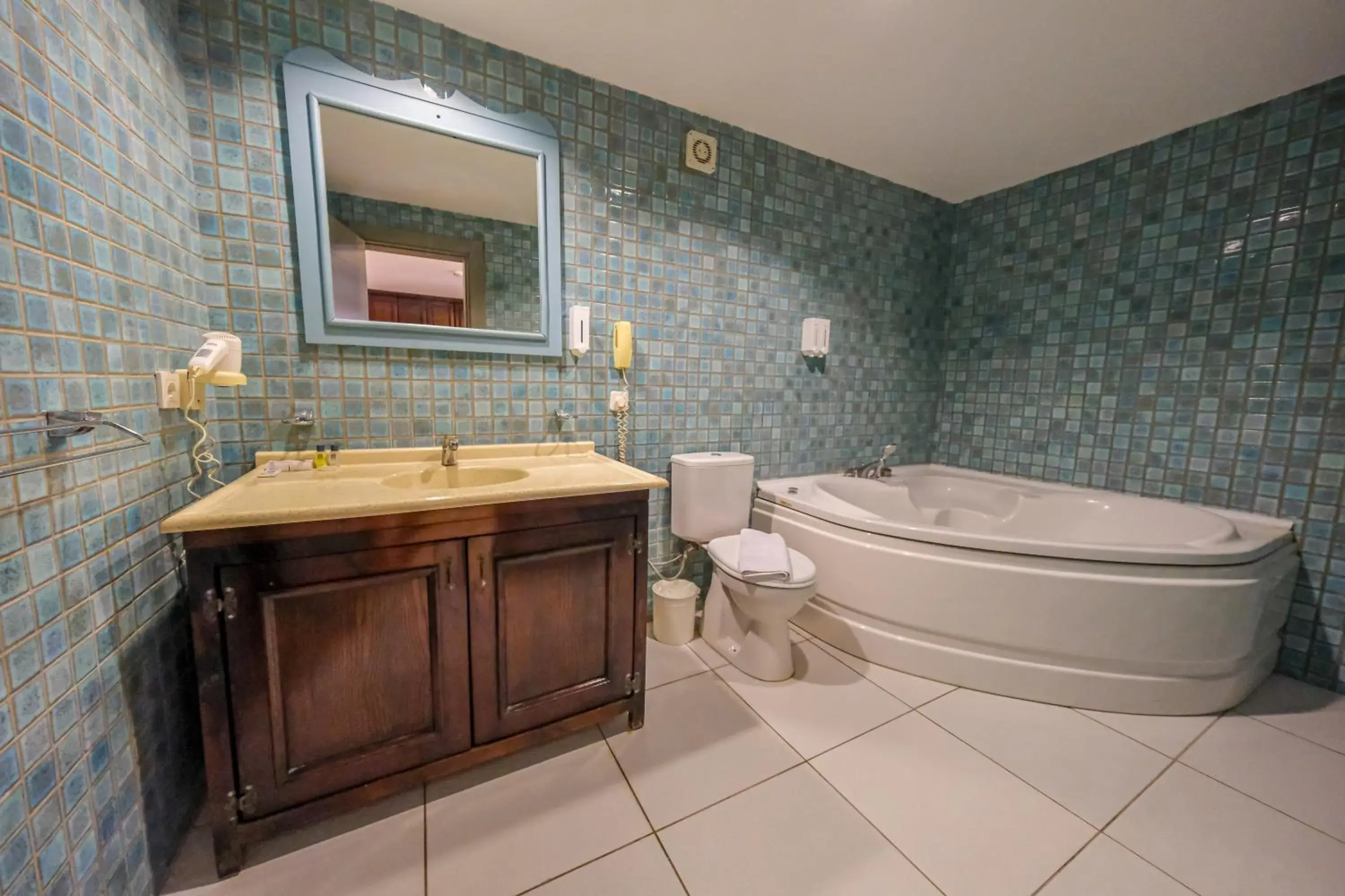 Bathroom in Hotel Atrium Bathroom in Hotel Atrium