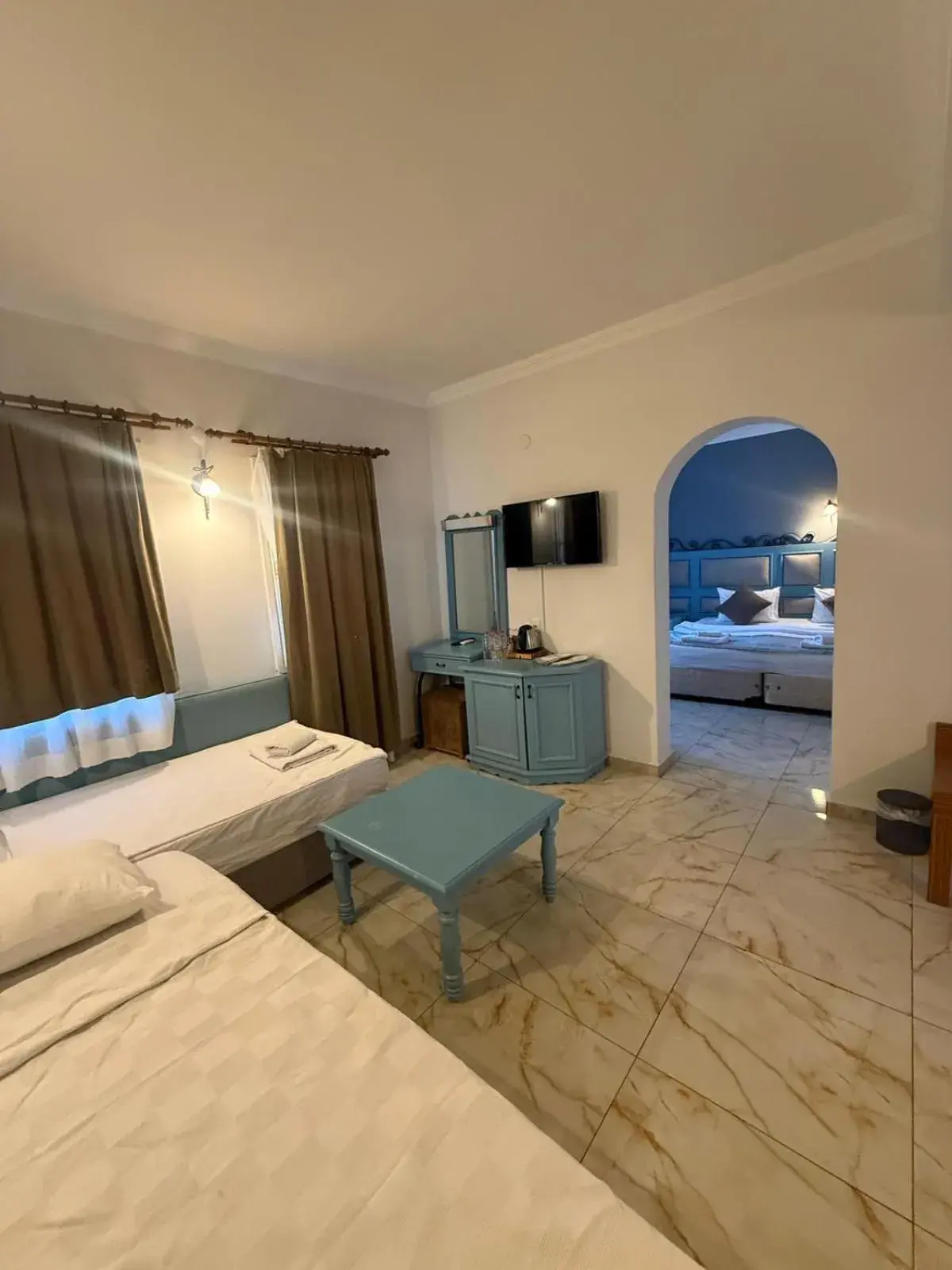 Photo of the whole room, Bed in Hotel Atrium Photo of the whole room, Bed in Hotel Atrium