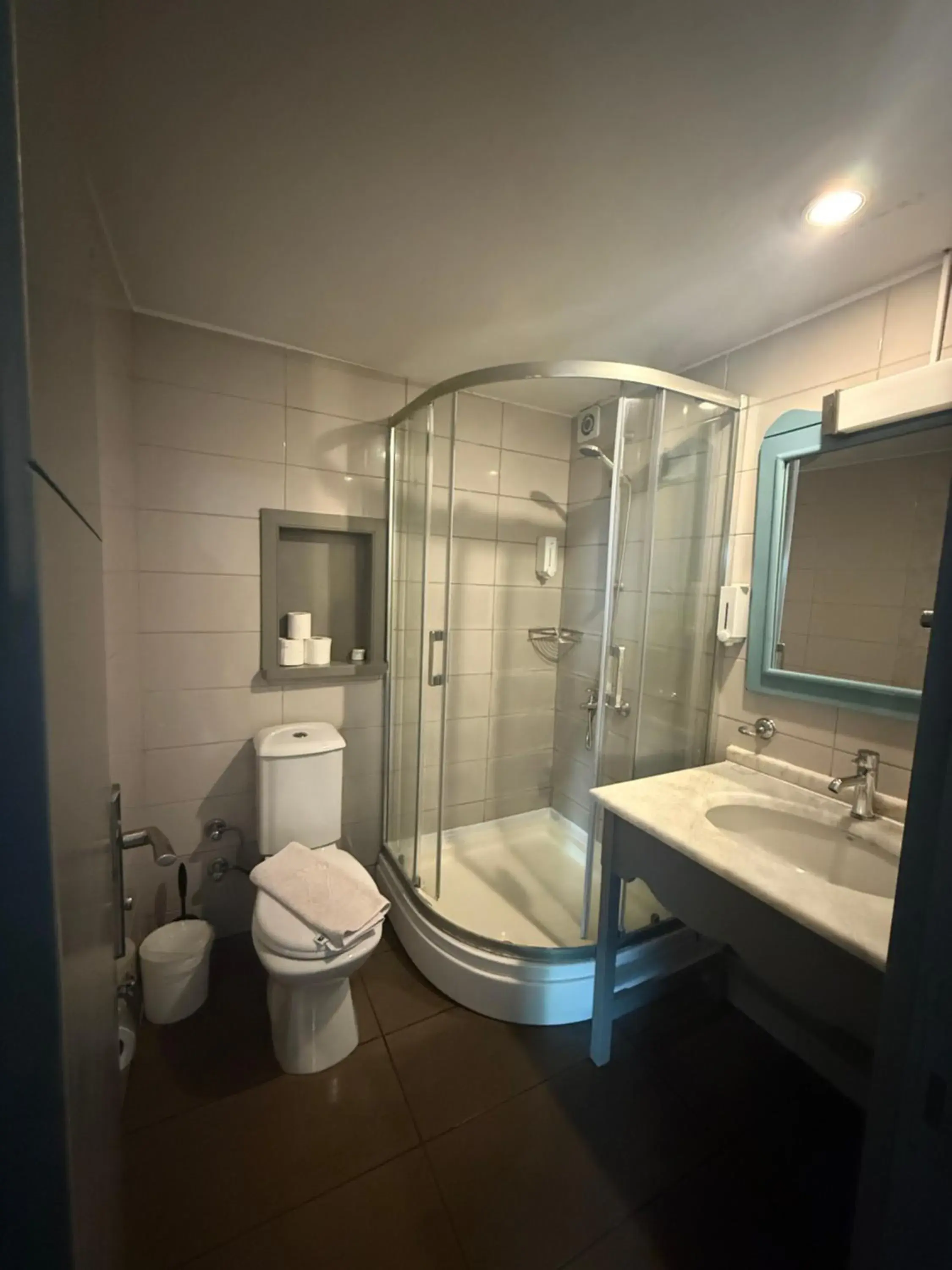 Bathroom in Hotel Atrium Bathroom in Hotel Atrium