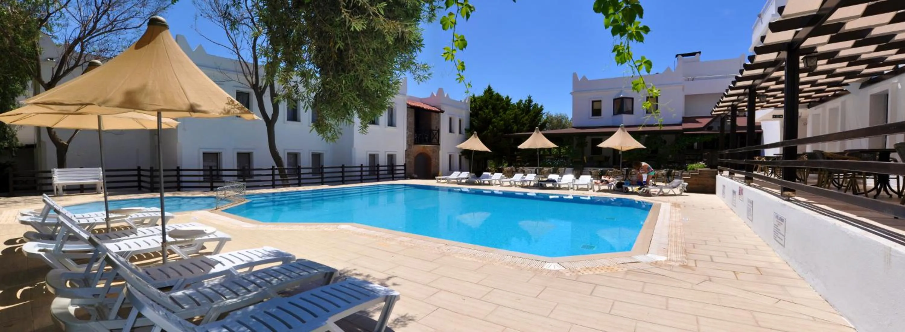 Pool view in Hotel Atrium
