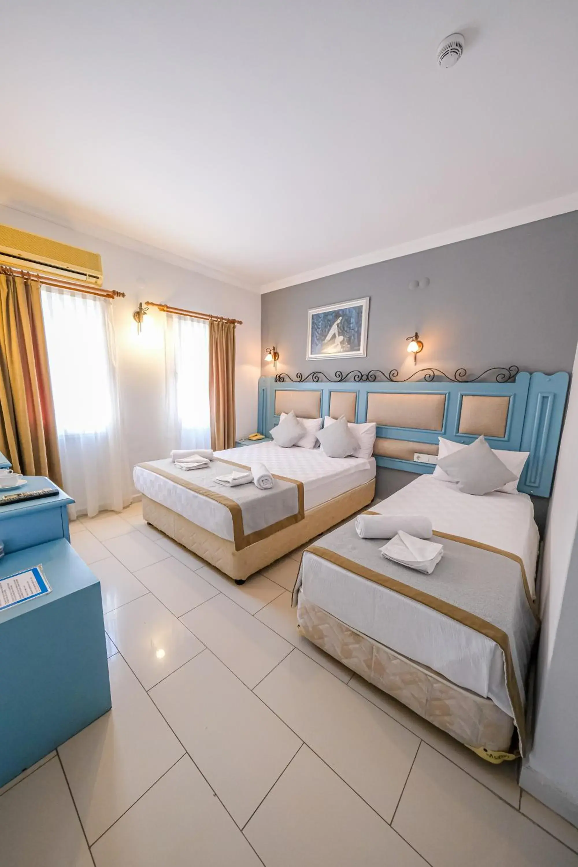 Photo of the whole room, Bed in Hotel Atrium Photo of the whole room, Bed in Hotel Atrium