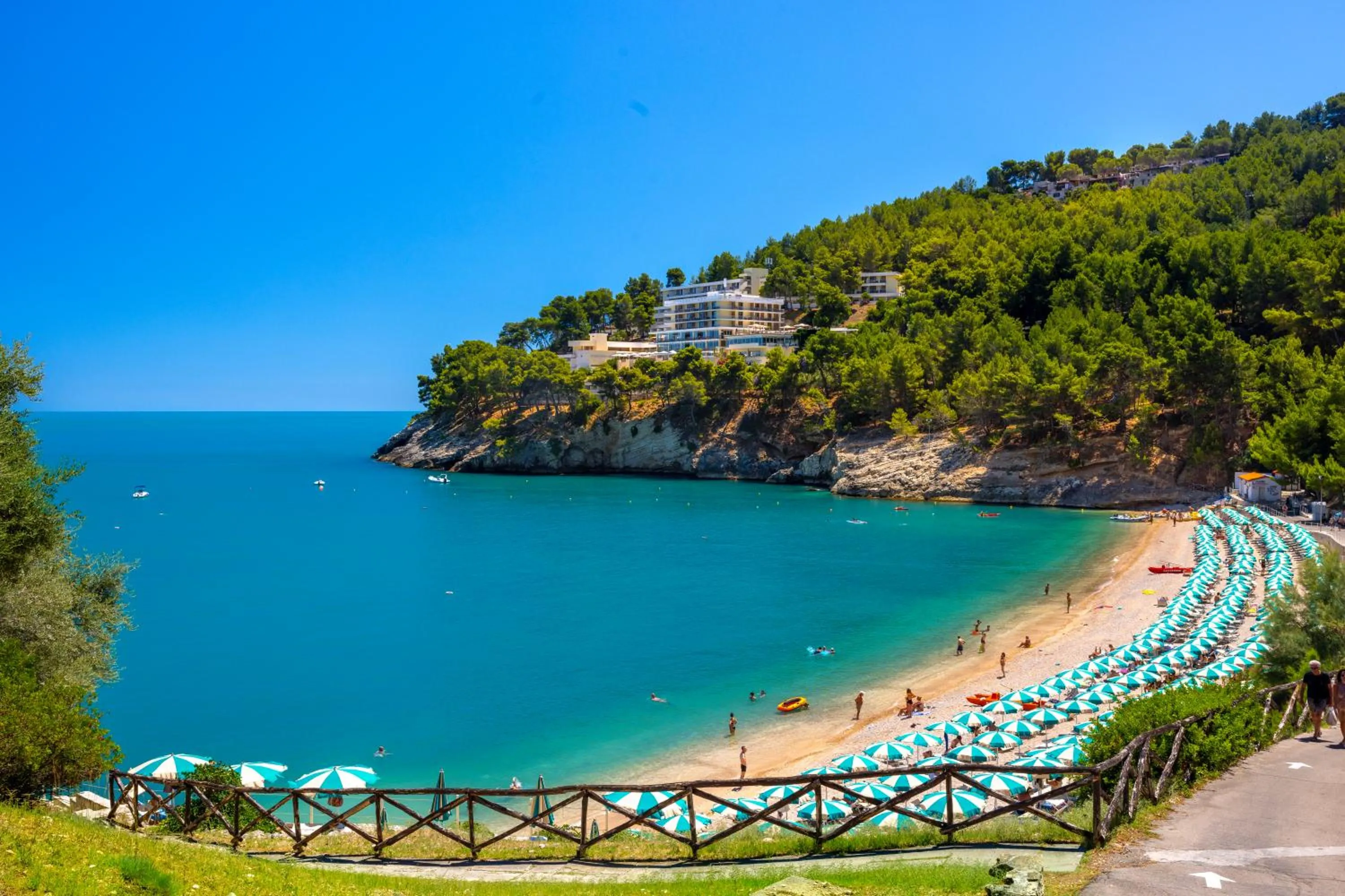 Beach in Pugnochiuso Resort Hotel del Faro