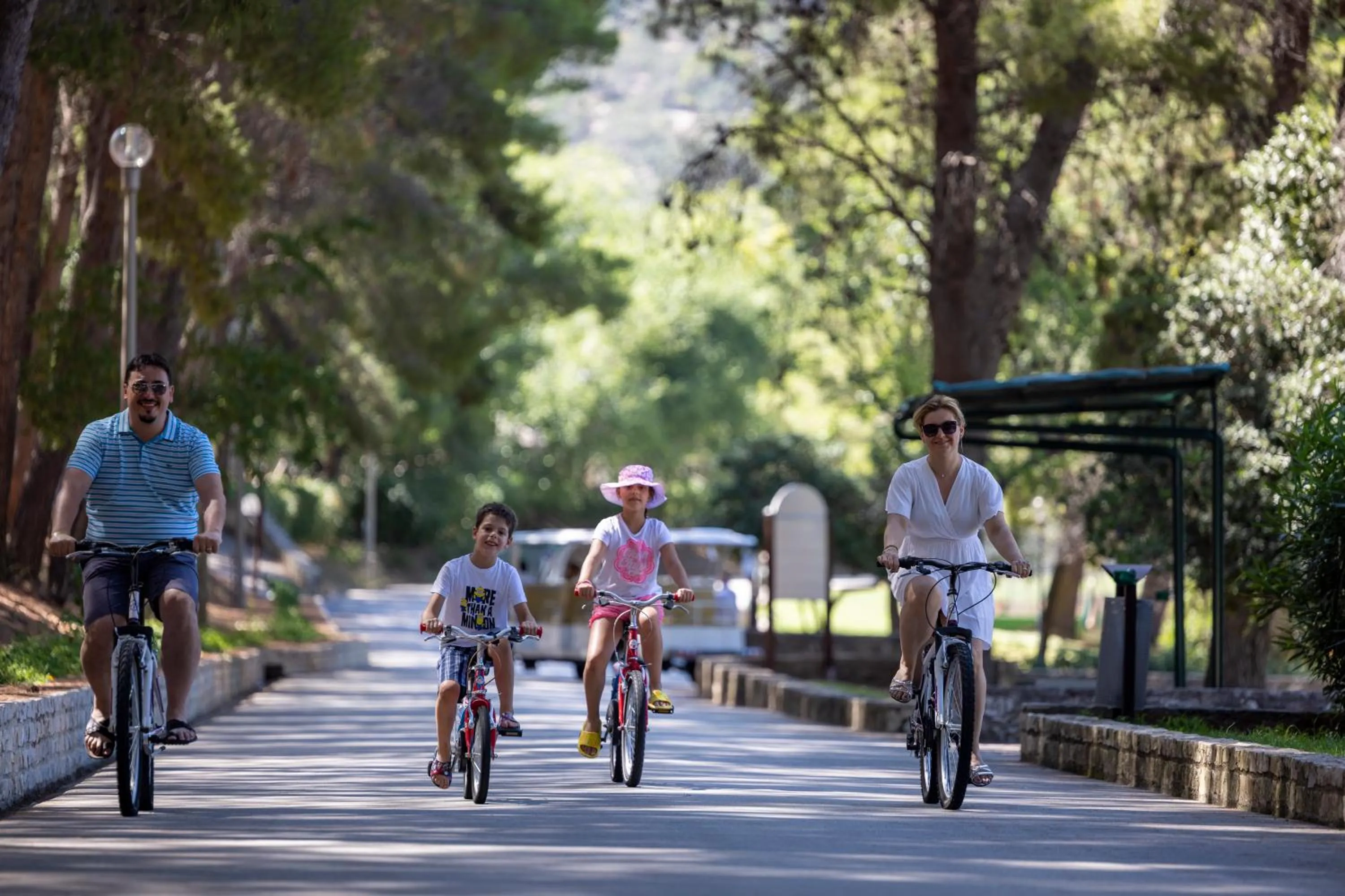 Cycling in Pugnochiuso Resort Hotel del Faro