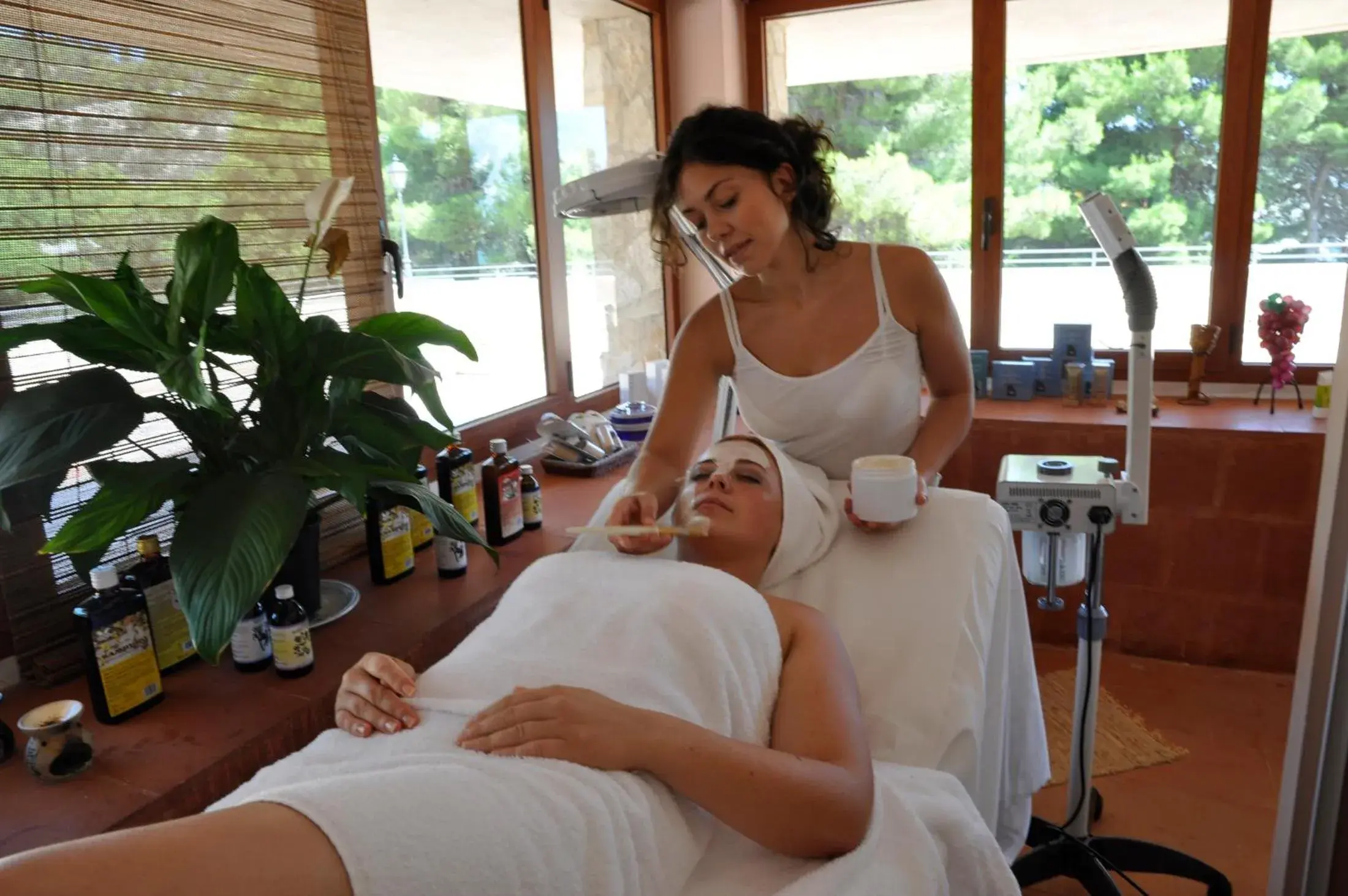 Spa and wellness centre/facilities in Pugnochiuso Resort Hotel del Faro Spa and wellness centre/facilities in Pugnochiuso Resort Hotel del Faro