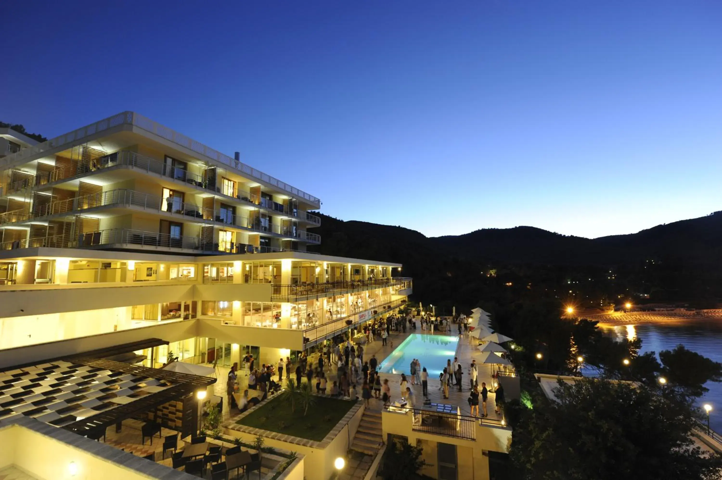 Restaurant/places to eat in Pugnochiuso Resort Hotel del Faro Restaurant/places to eat in Pugnochiuso Resort Hotel del Faro