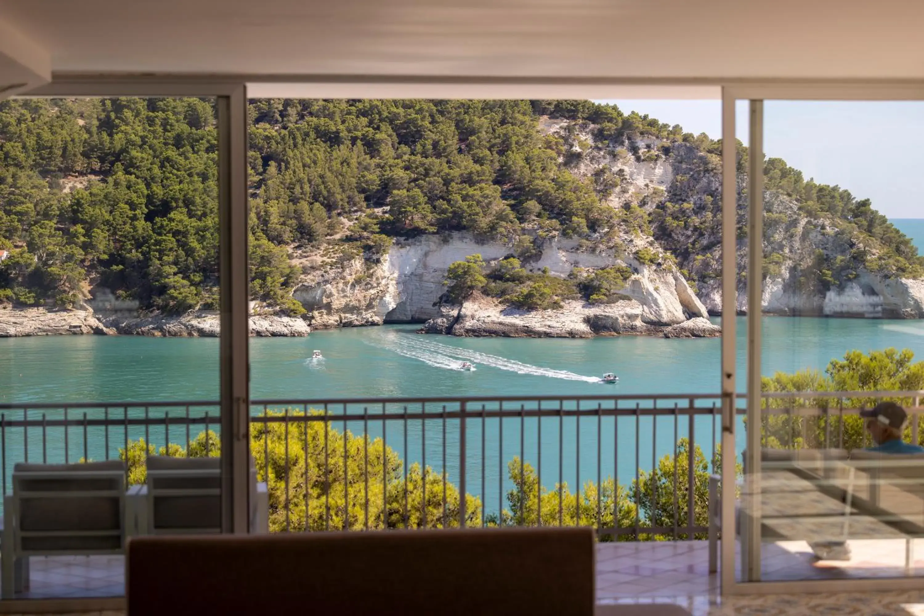 Restaurant/places to eat in Pugnochiuso Resort Hotel del Faro Restaurant/places to eat in Pugnochiuso Resort Hotel del Faro