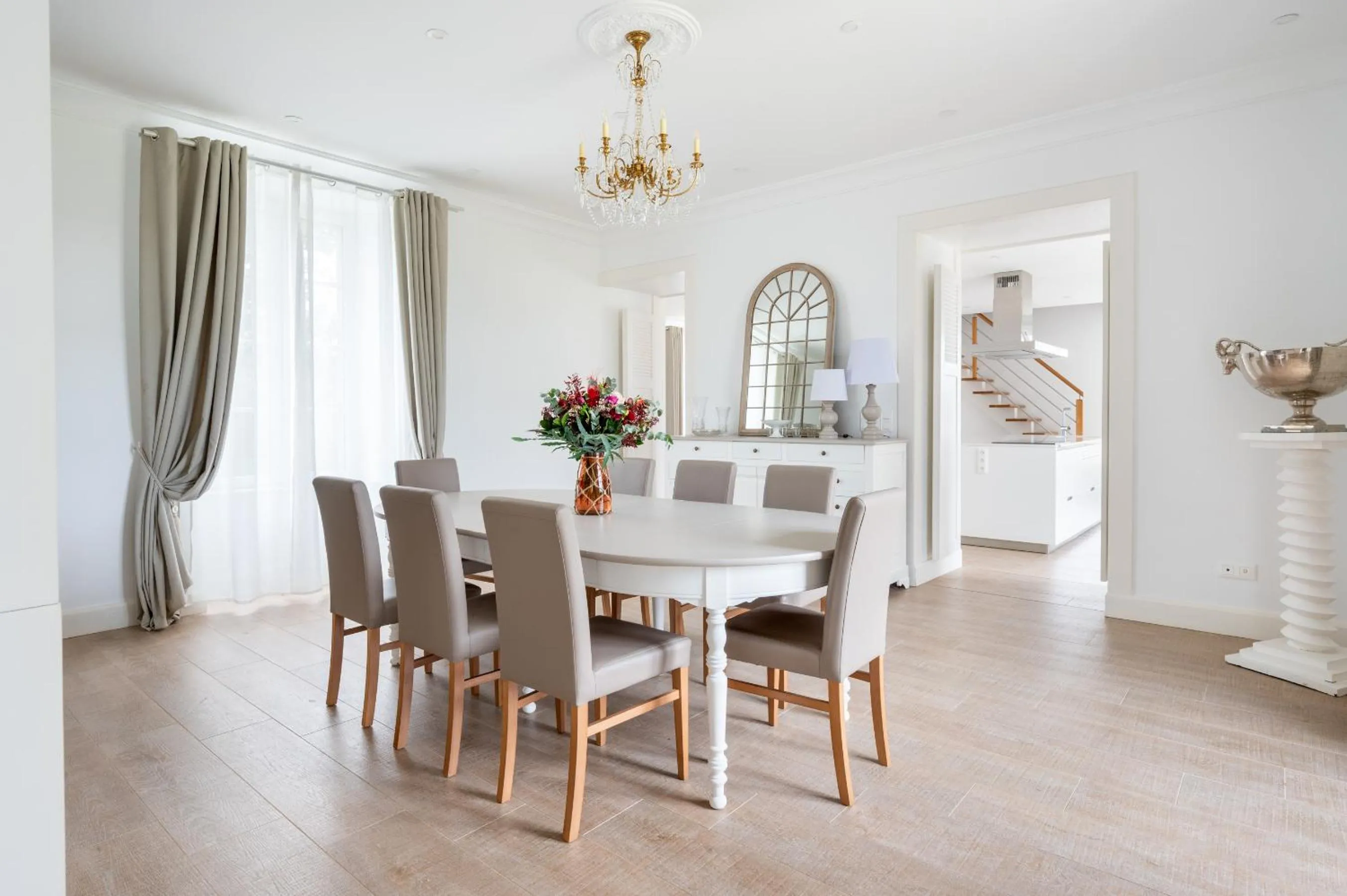Dining area in Domaine Les Jardins dArsene