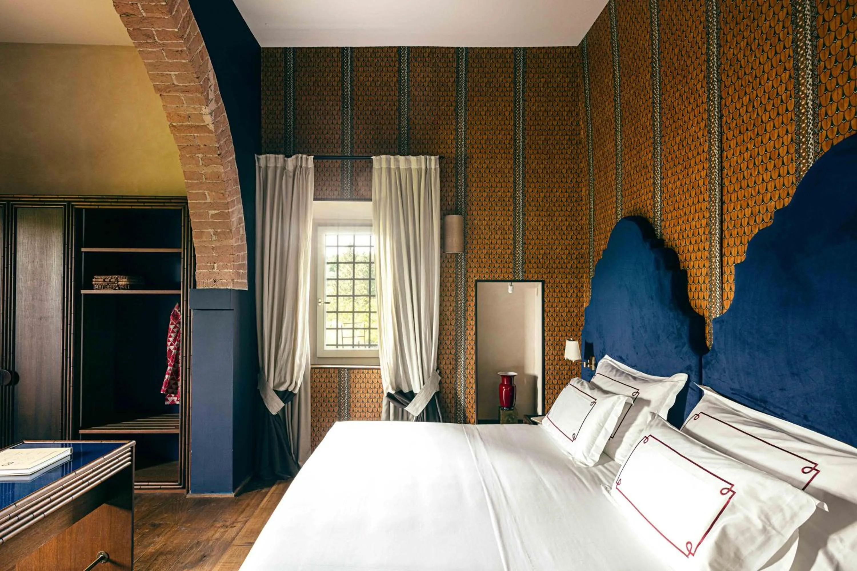 Decorative detail, Bed in Hotel Certosa Di Maggiano