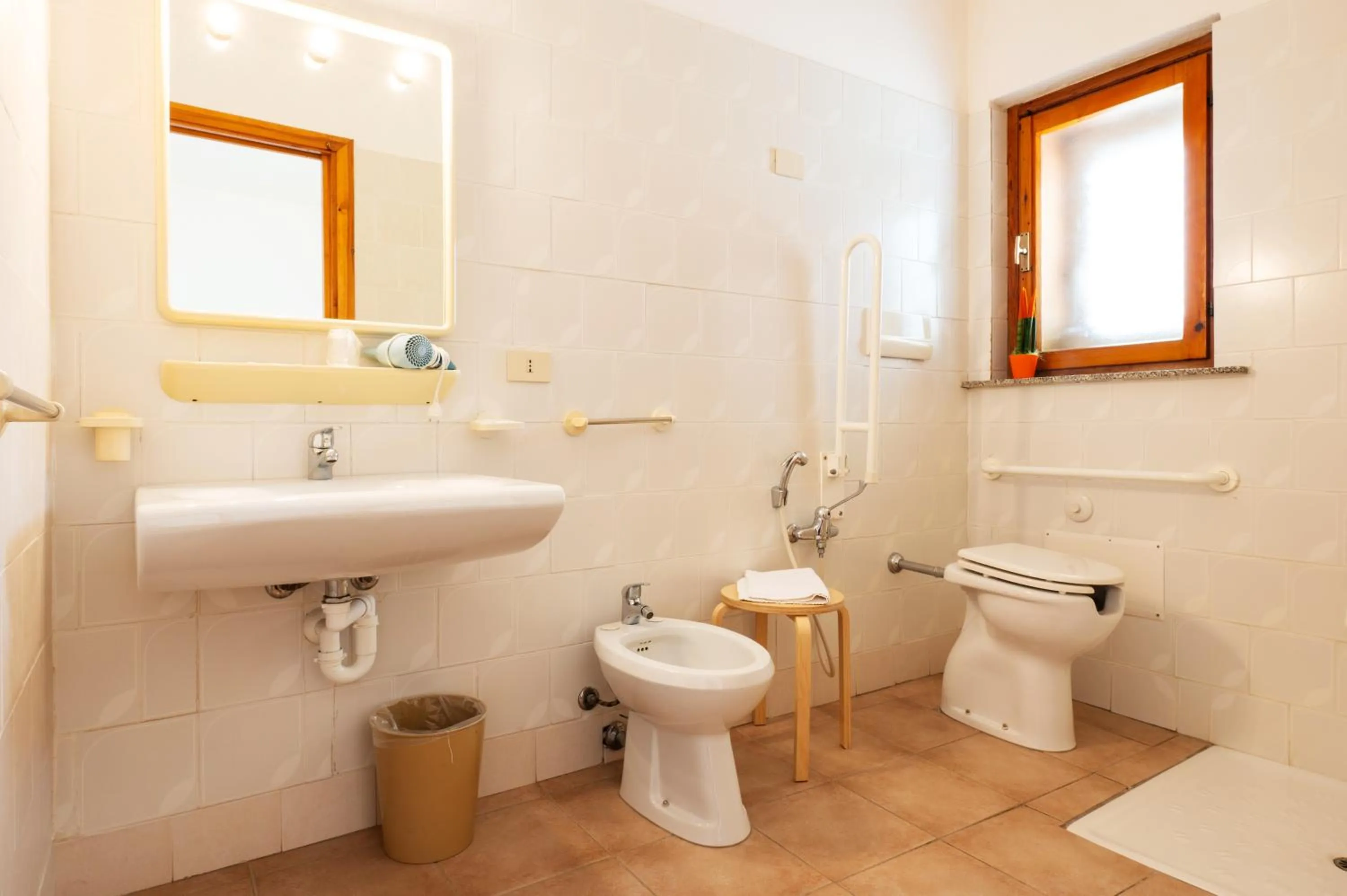 Shower in Hotel L'Aragosta