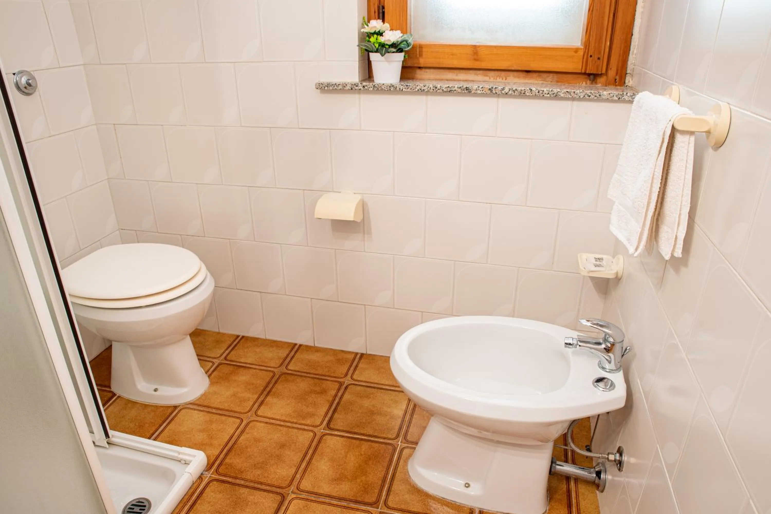 Shower in Hotel L'Aragosta