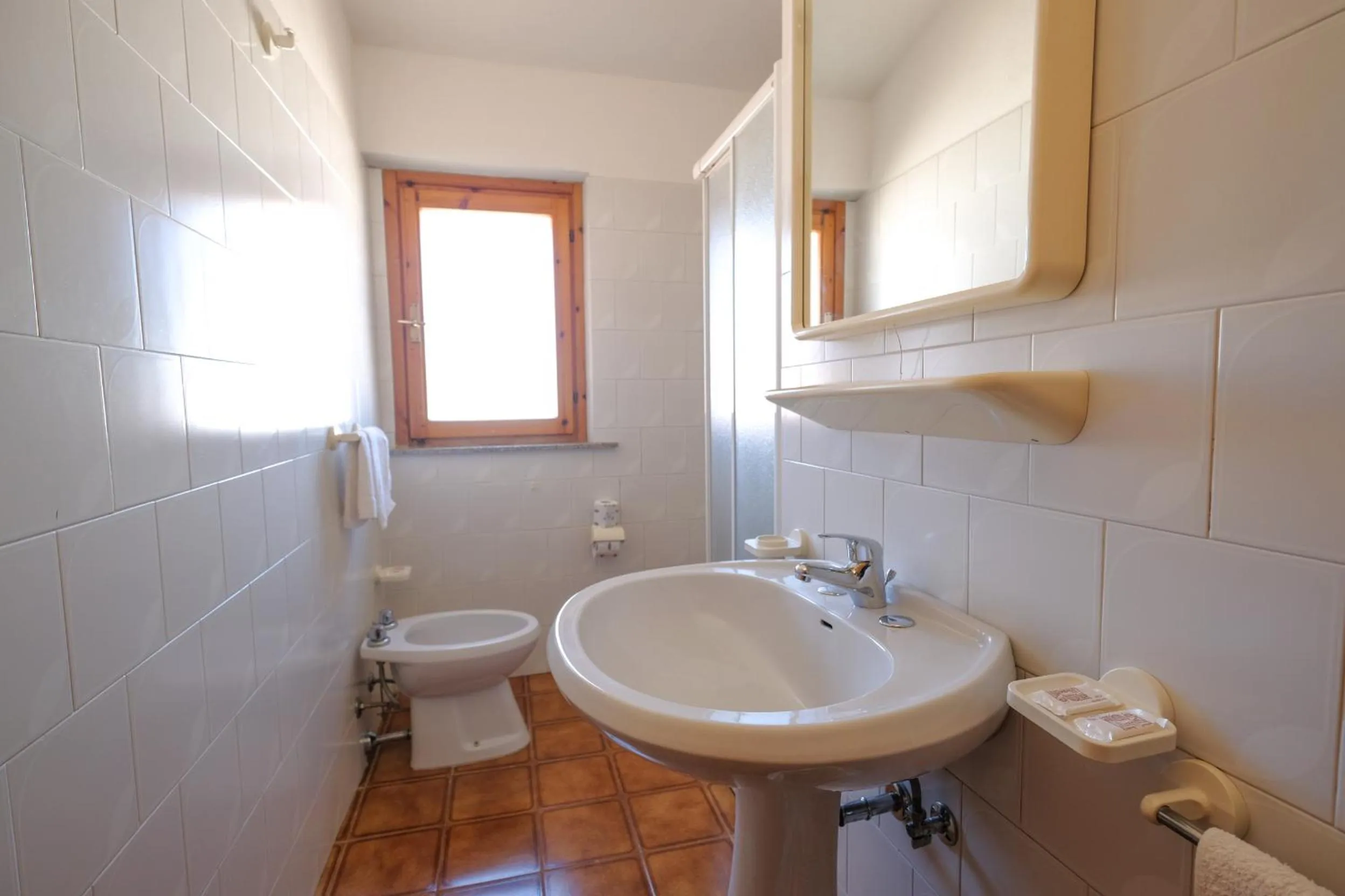 Shower in Hotel L'Aragosta