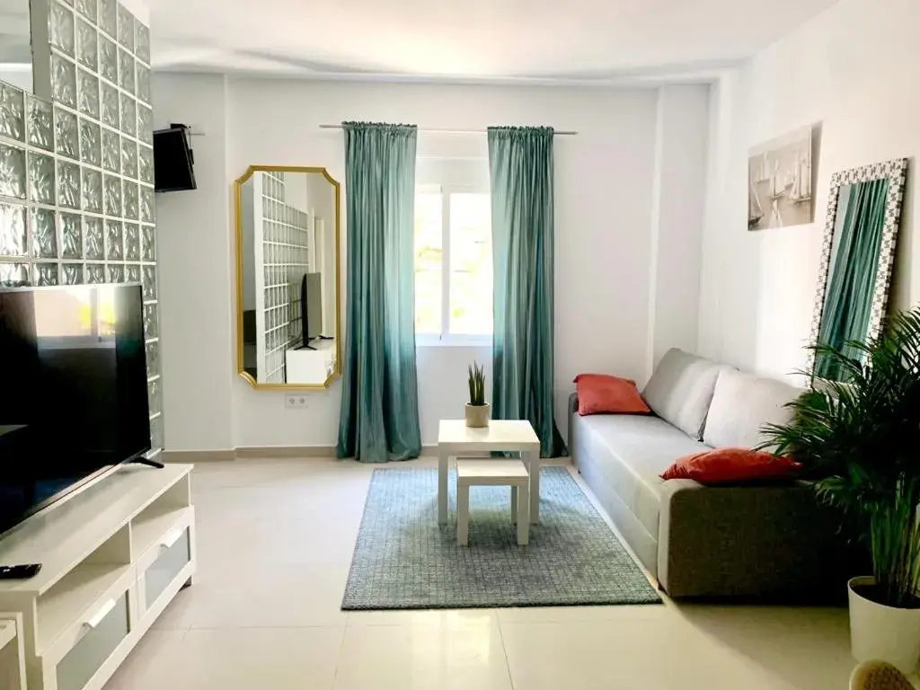 Deluxe Double Studio in Villamartin Hotel GHB Deluxe Double Studio in Villamartin Hotel GHB