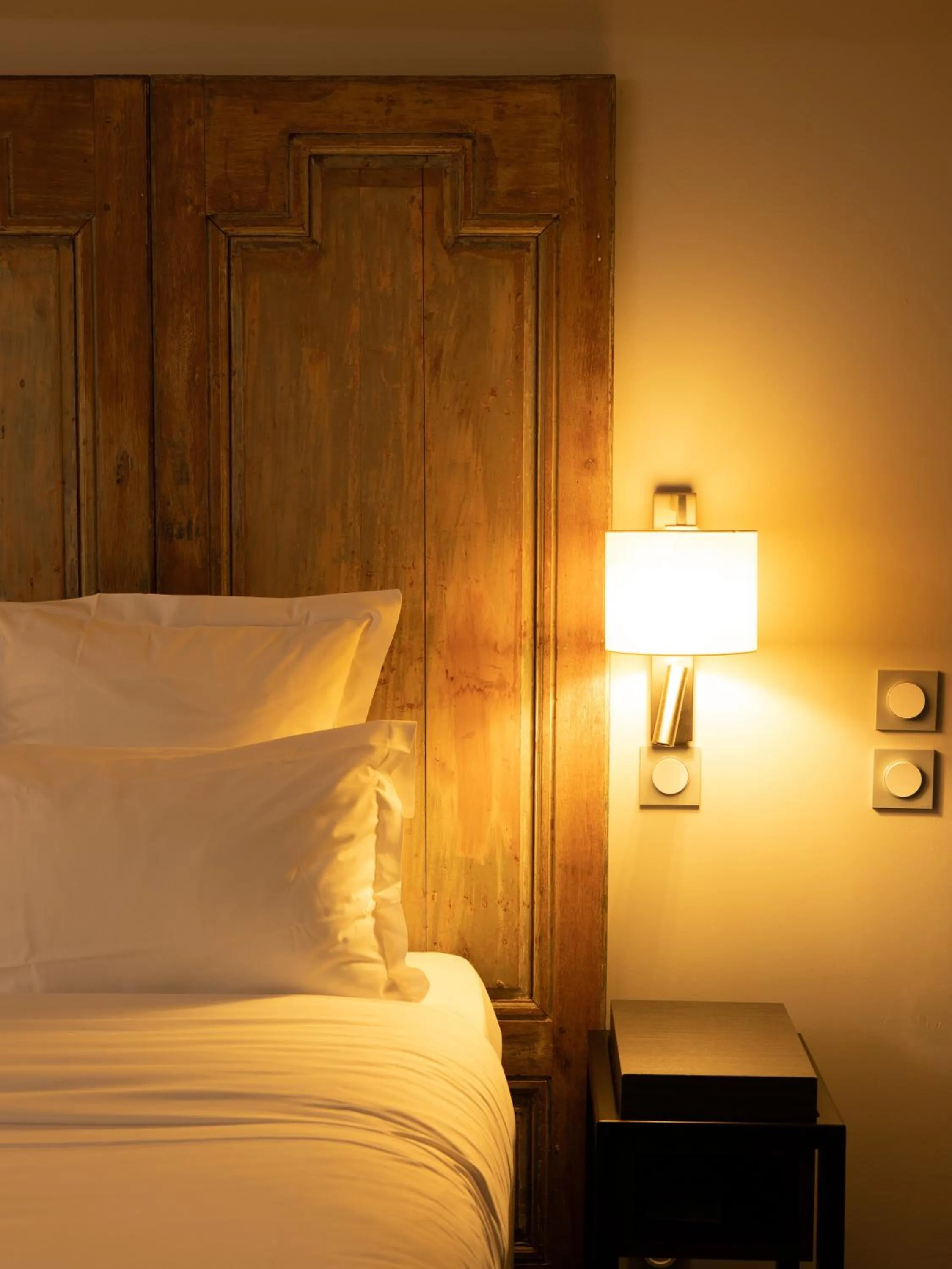 Bedroom, Bed in Ezia