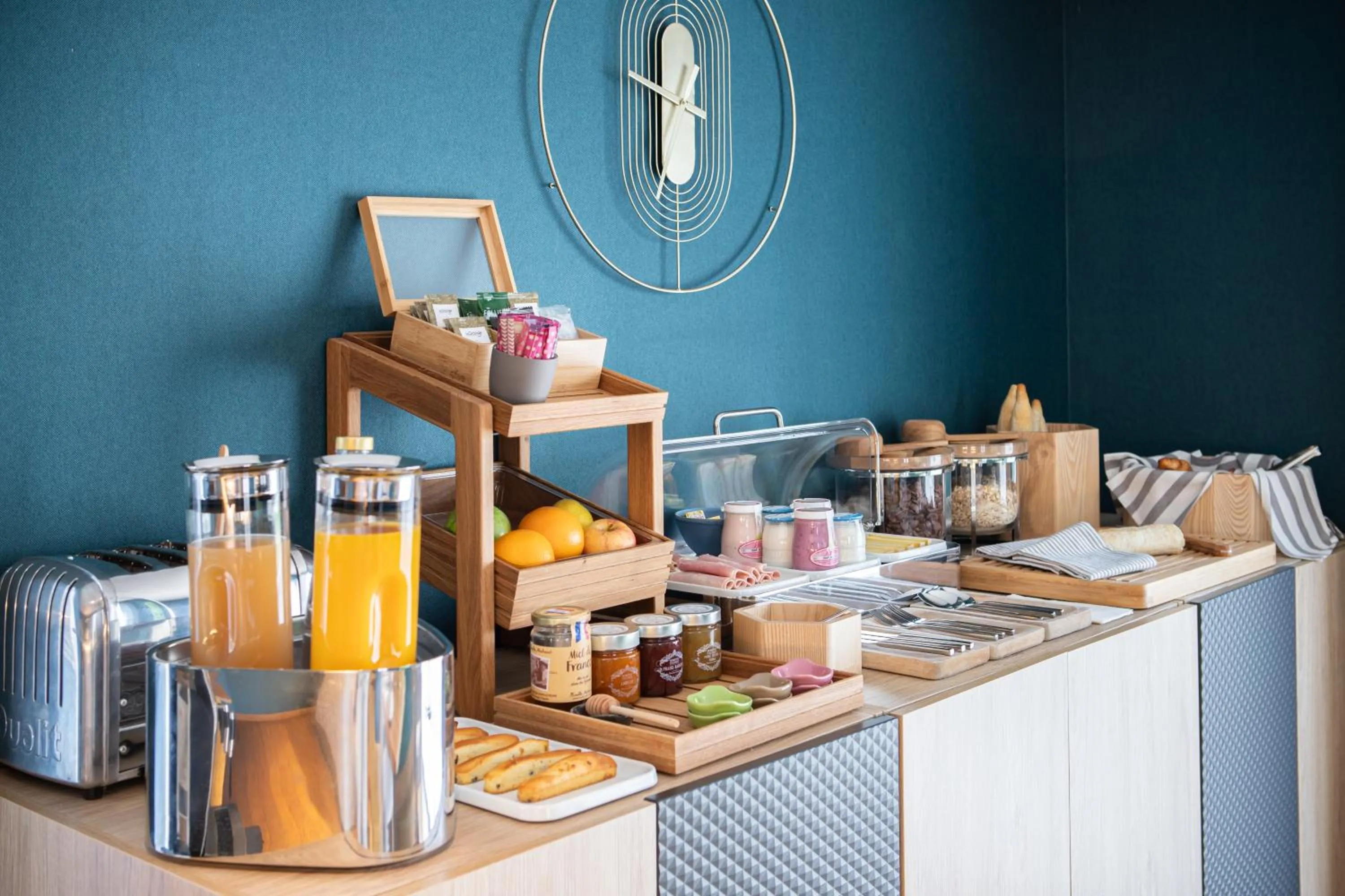 Continental breakfast in Ezia