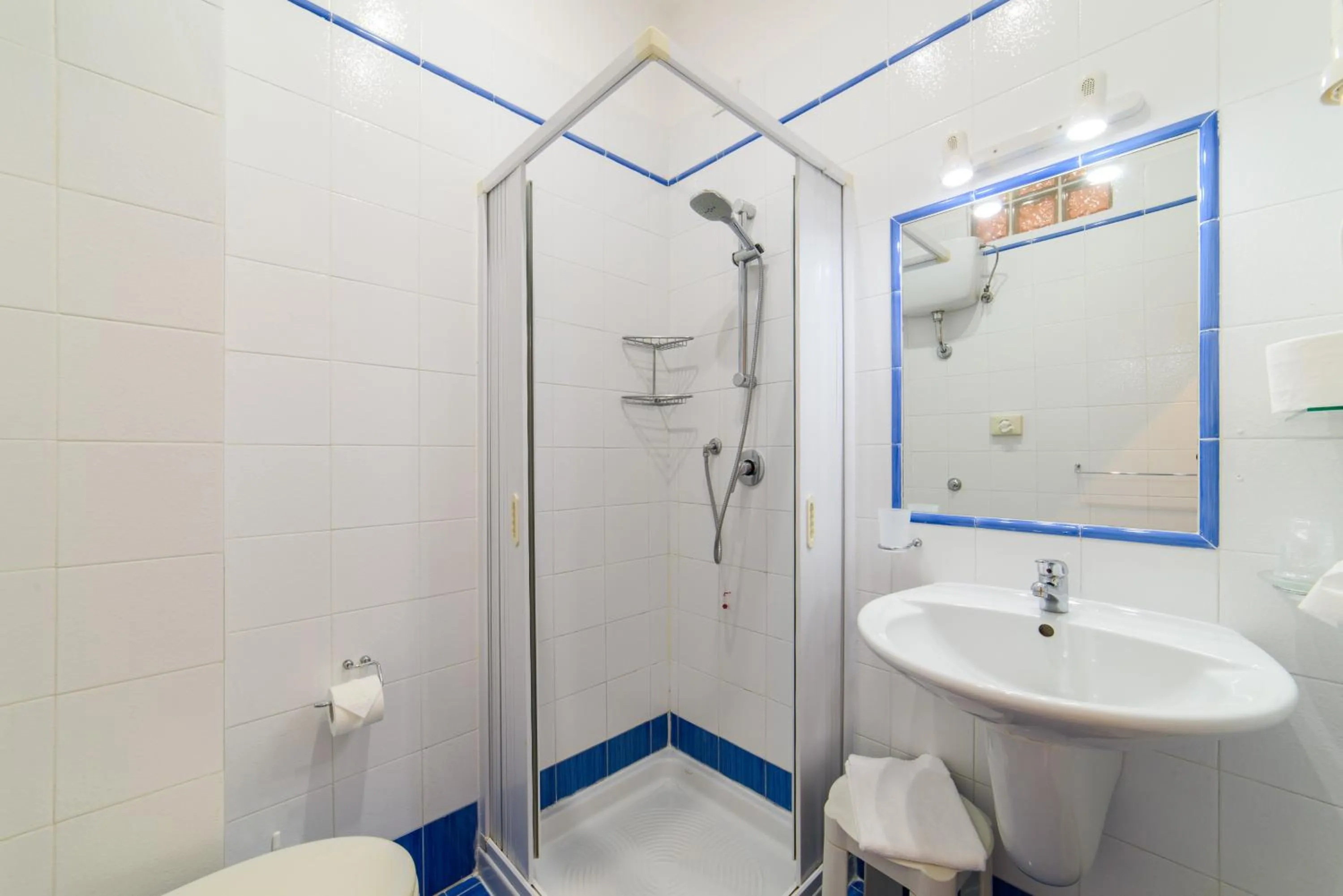 Bathroom in Hotel Tirreno