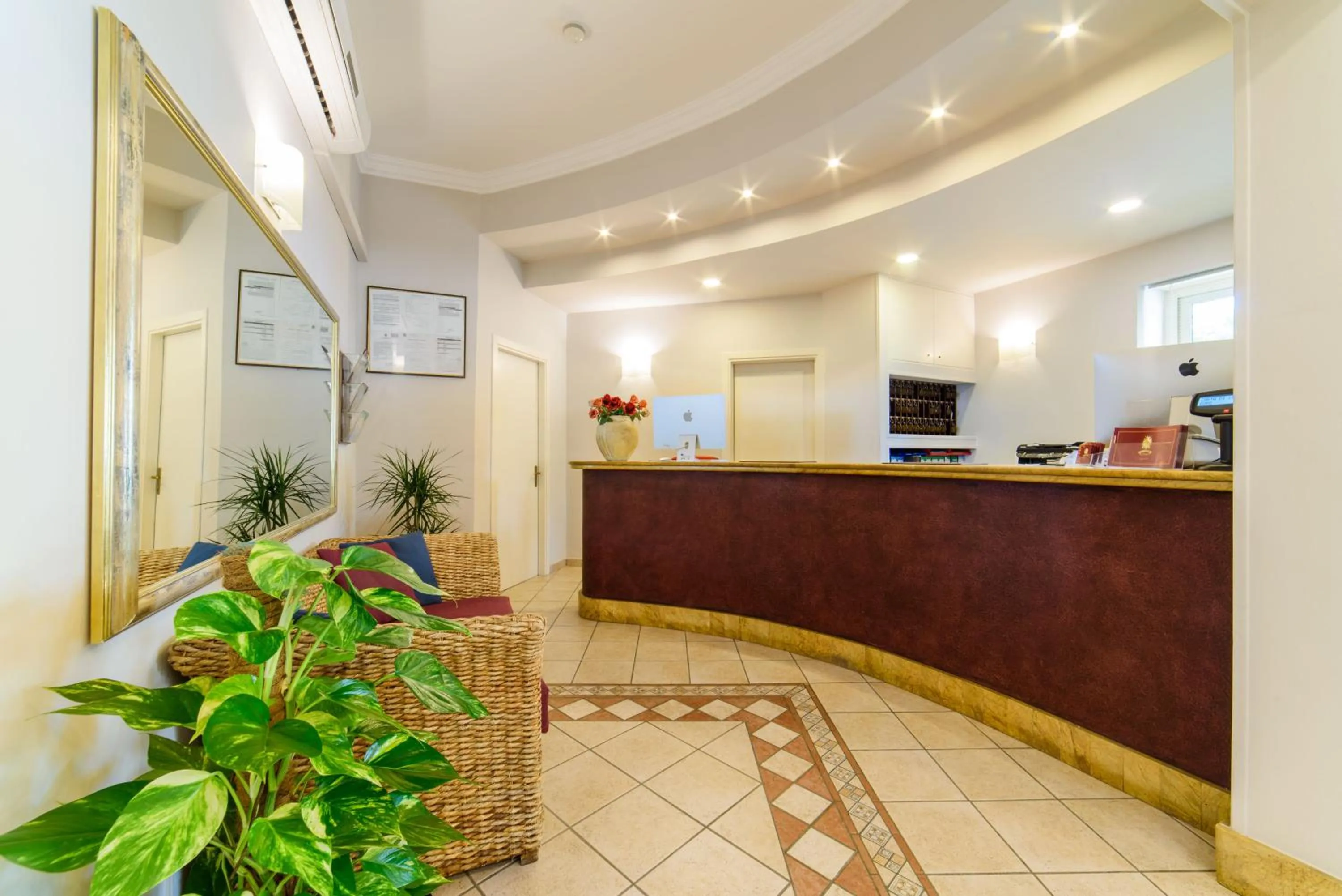 Lobby or reception in Hotel Tirreno