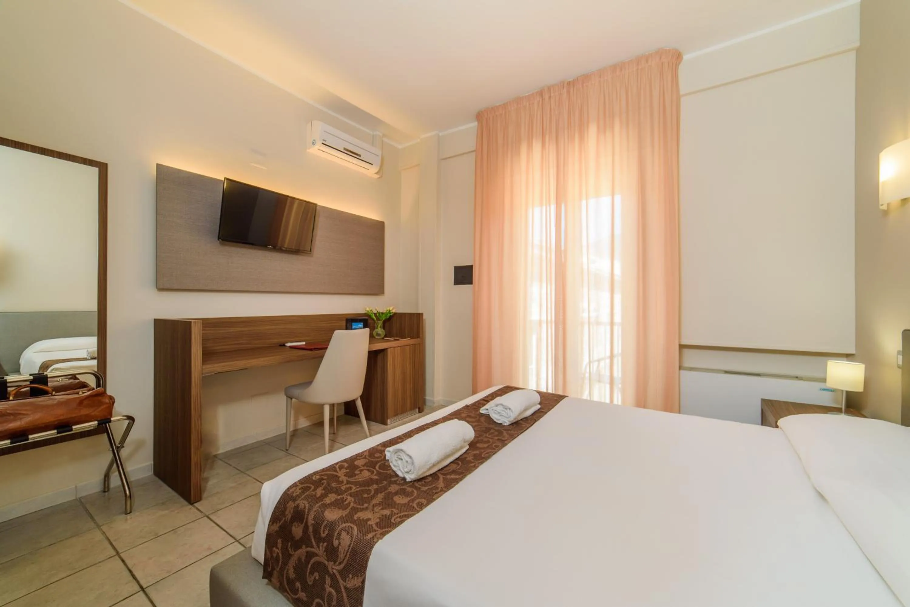 Bed in Hotel Tirreno