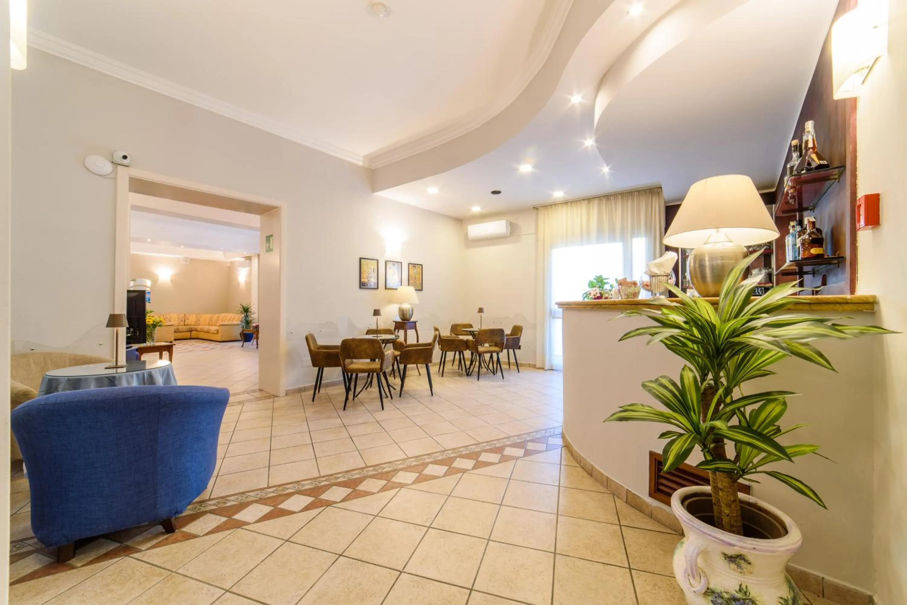 Lounge or bar in Hotel Tirreno