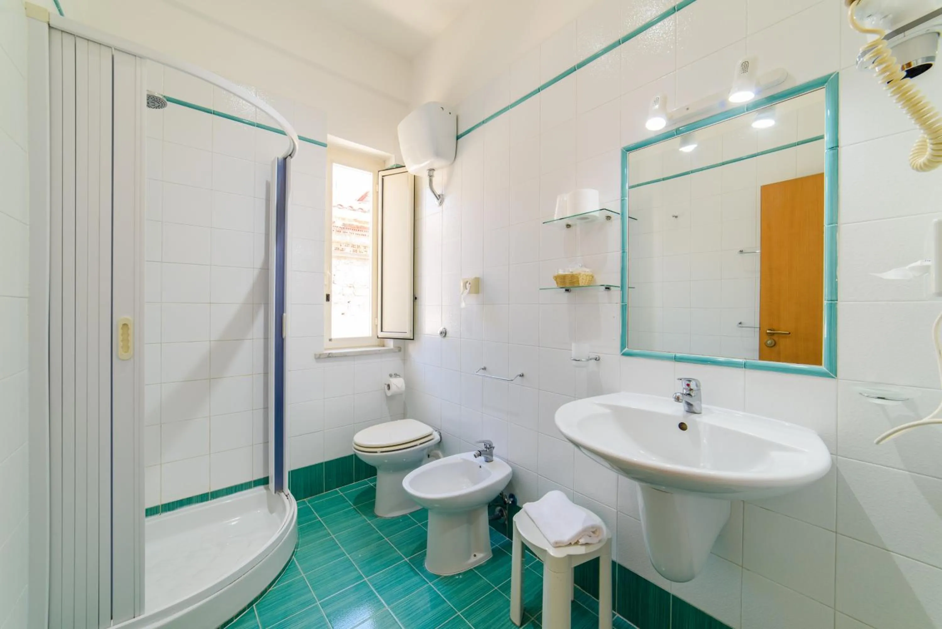 Bathroom in Hotel Tirreno