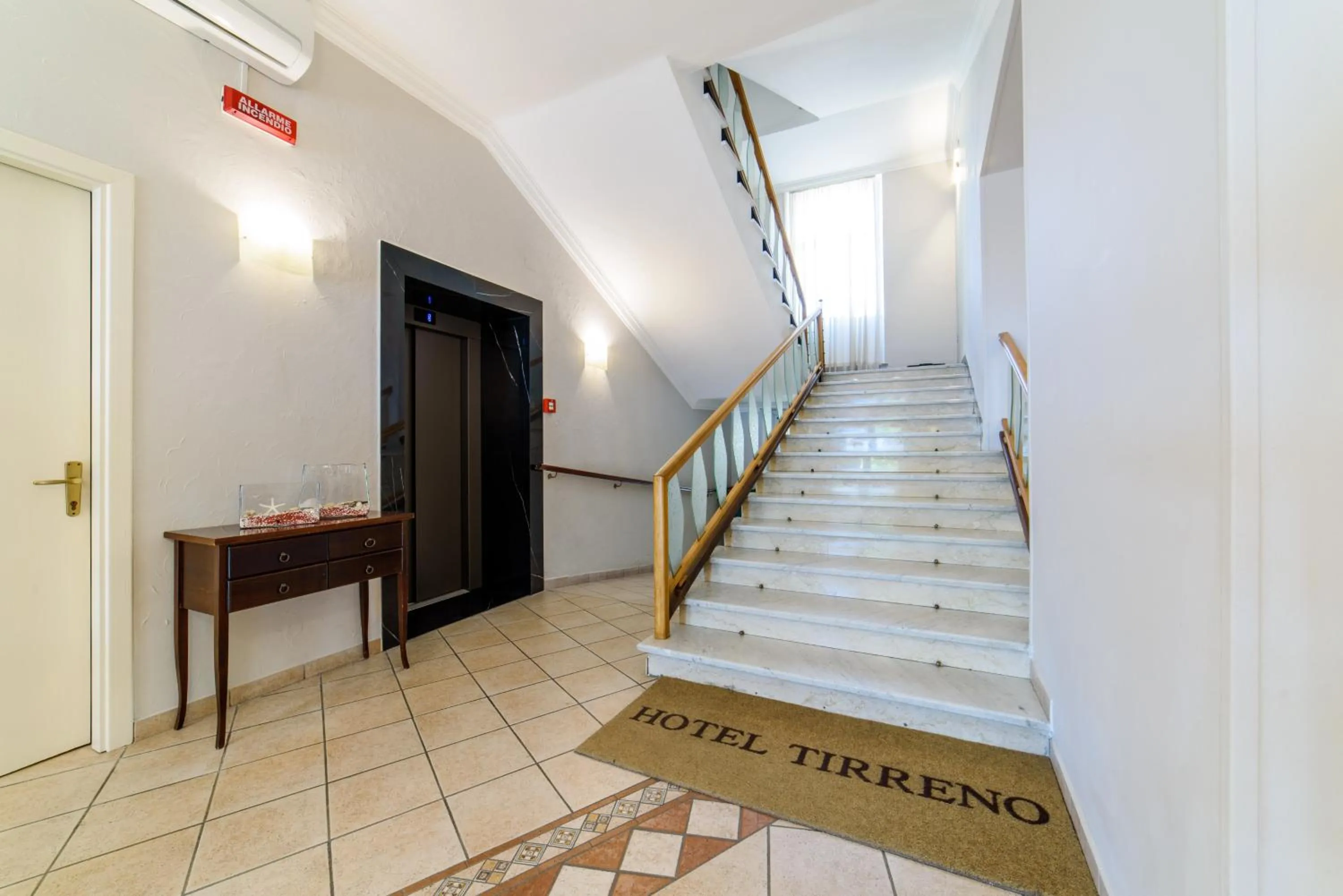 Lobby or reception in Hotel Tirreno