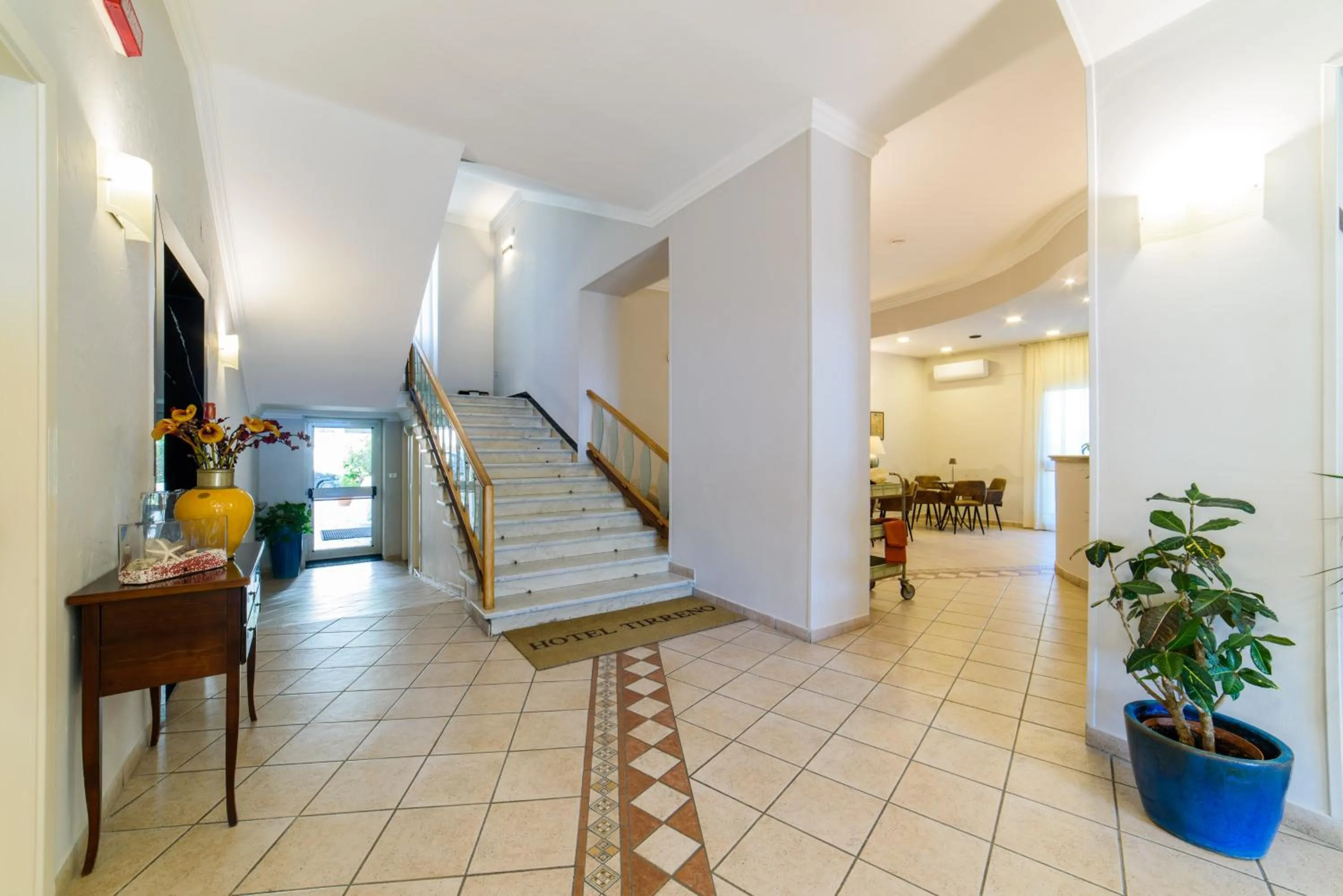 Lobby or reception in Hotel Tirreno