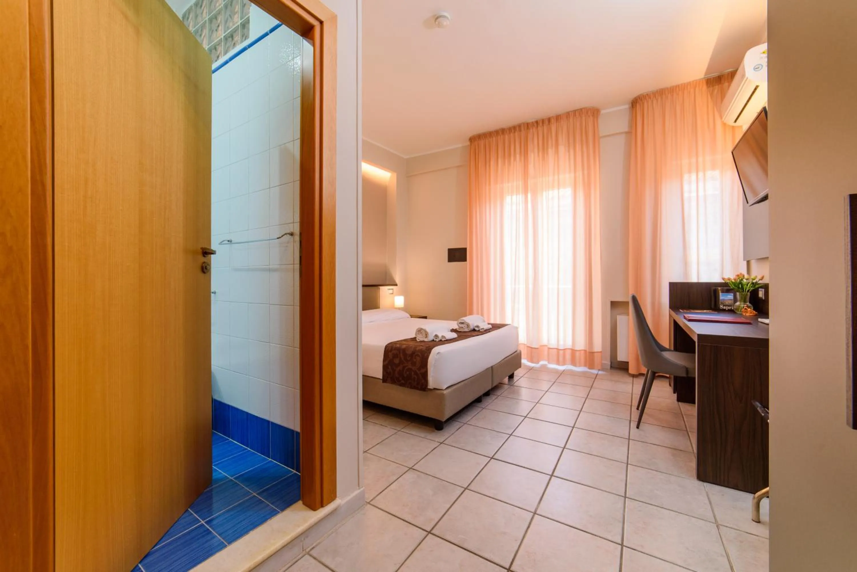 Bed in Hotel Tirreno