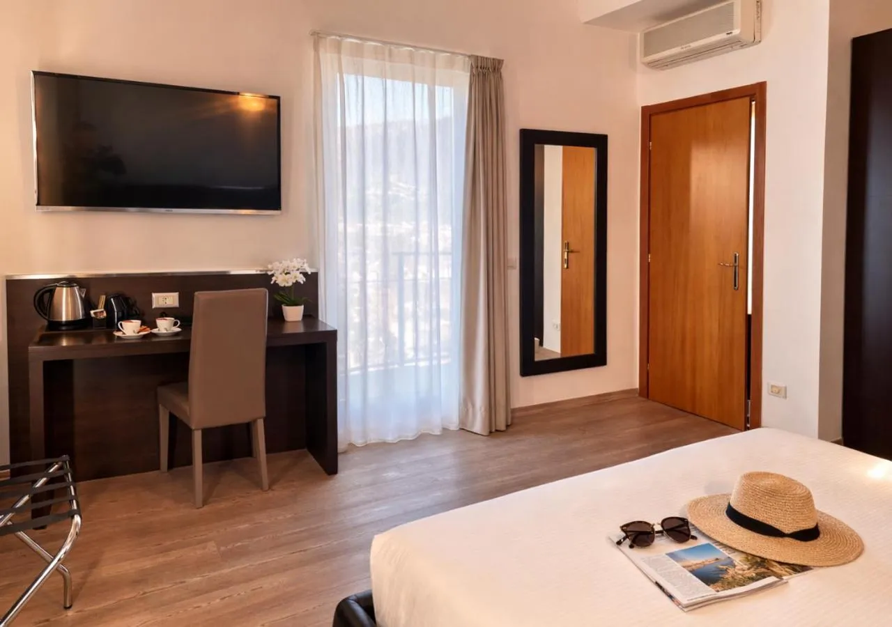 Bed in Hotel Isola Verde